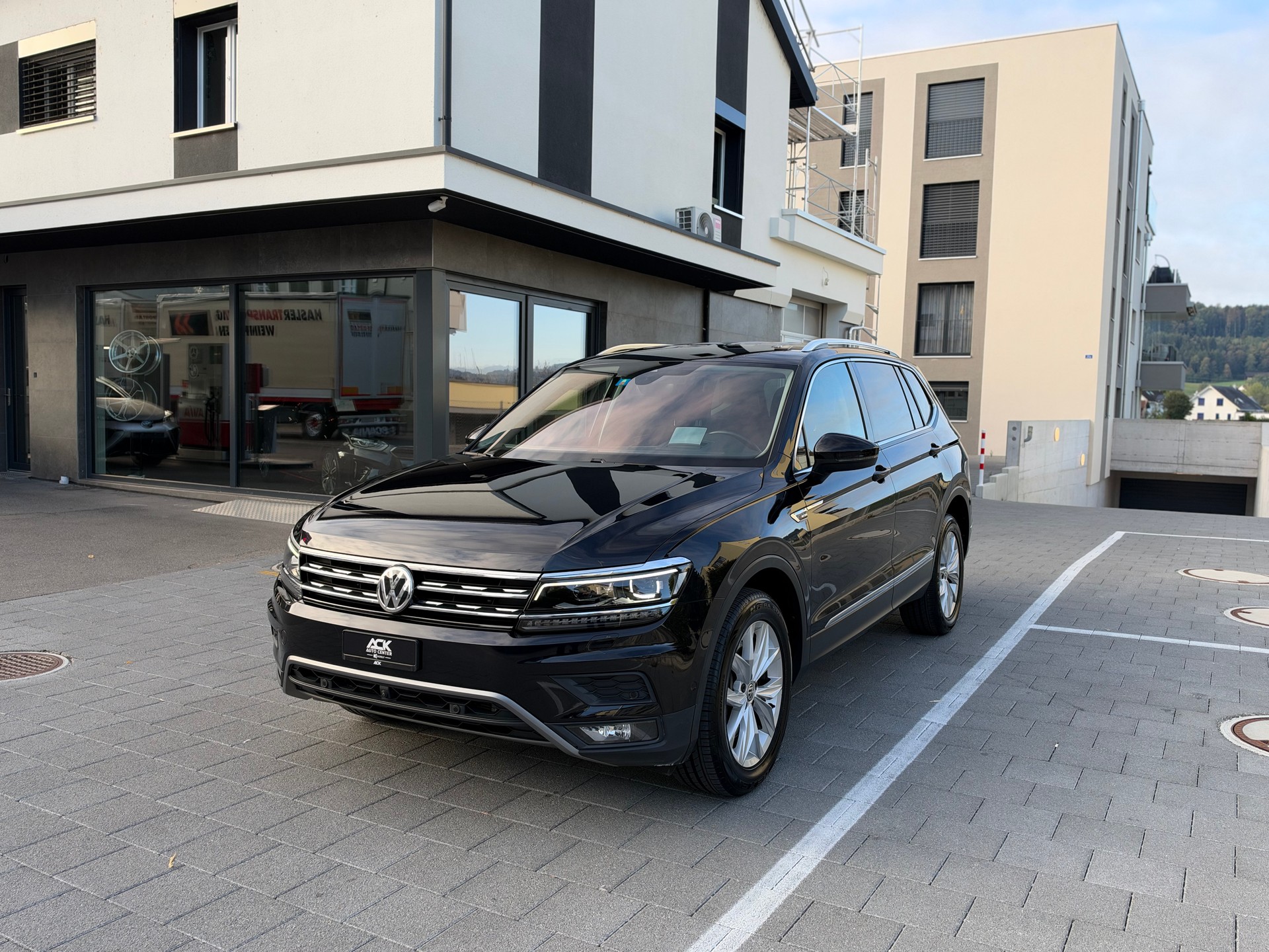 VW Tiguan Allspace 2.0 TDI SCR Highline 4Motion DSG-image-0