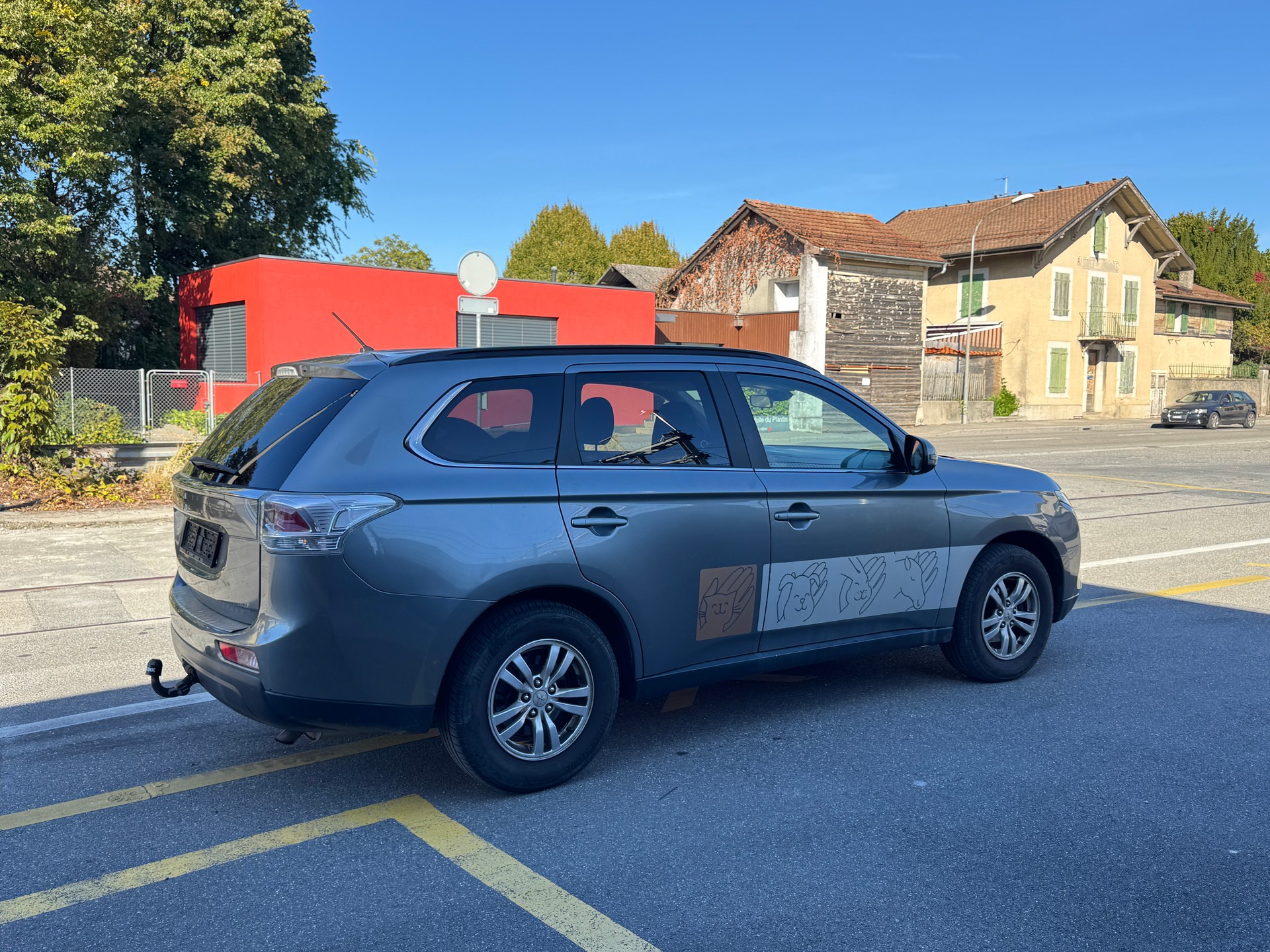 MITSUBISHI Outlander 2.2 DID Navigator Safety 4WD Automatic-image-5