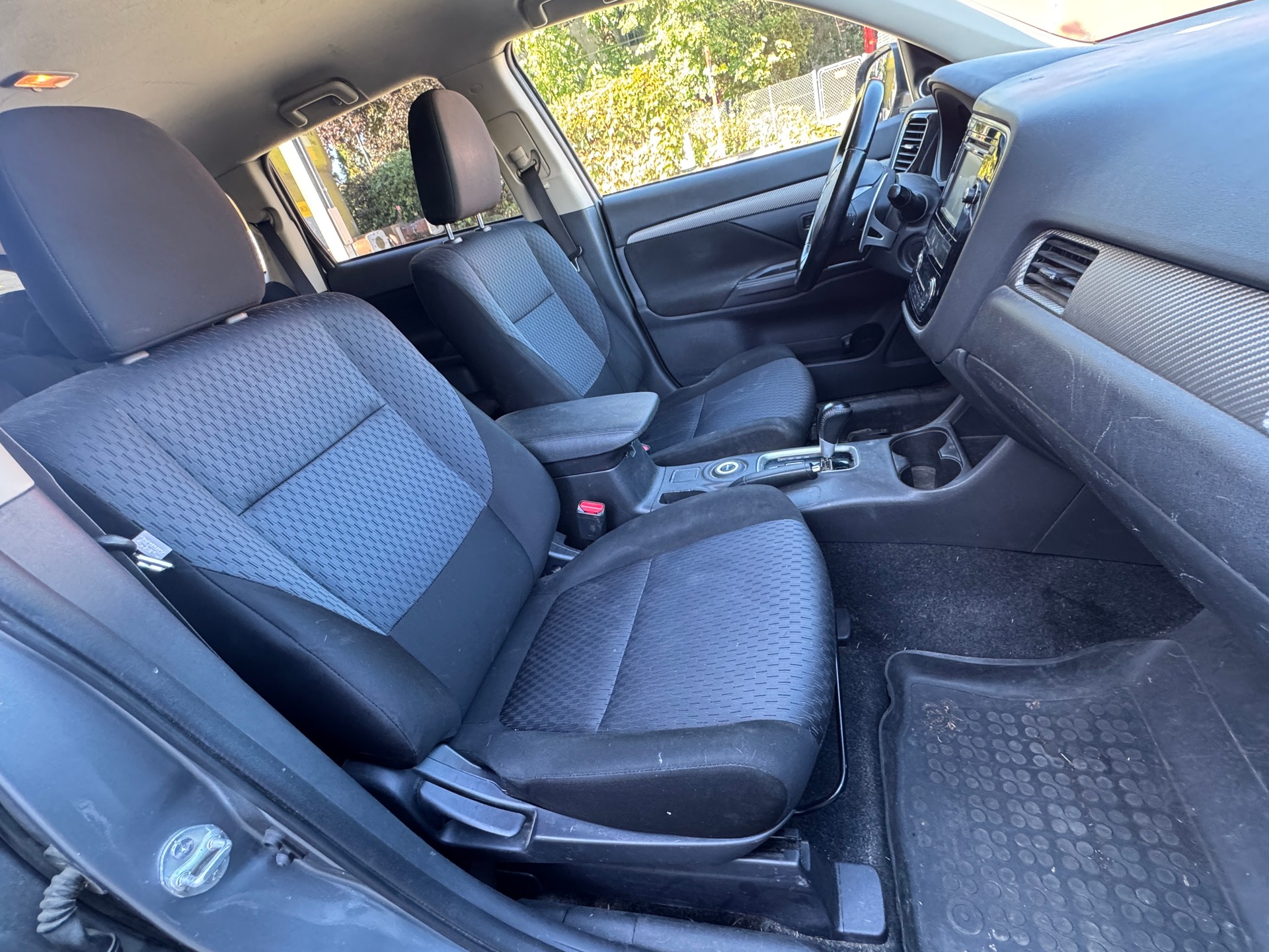 MITSUBISHI Outlander 2.2 DID Navigator Safety 4WD Automatic-image-7