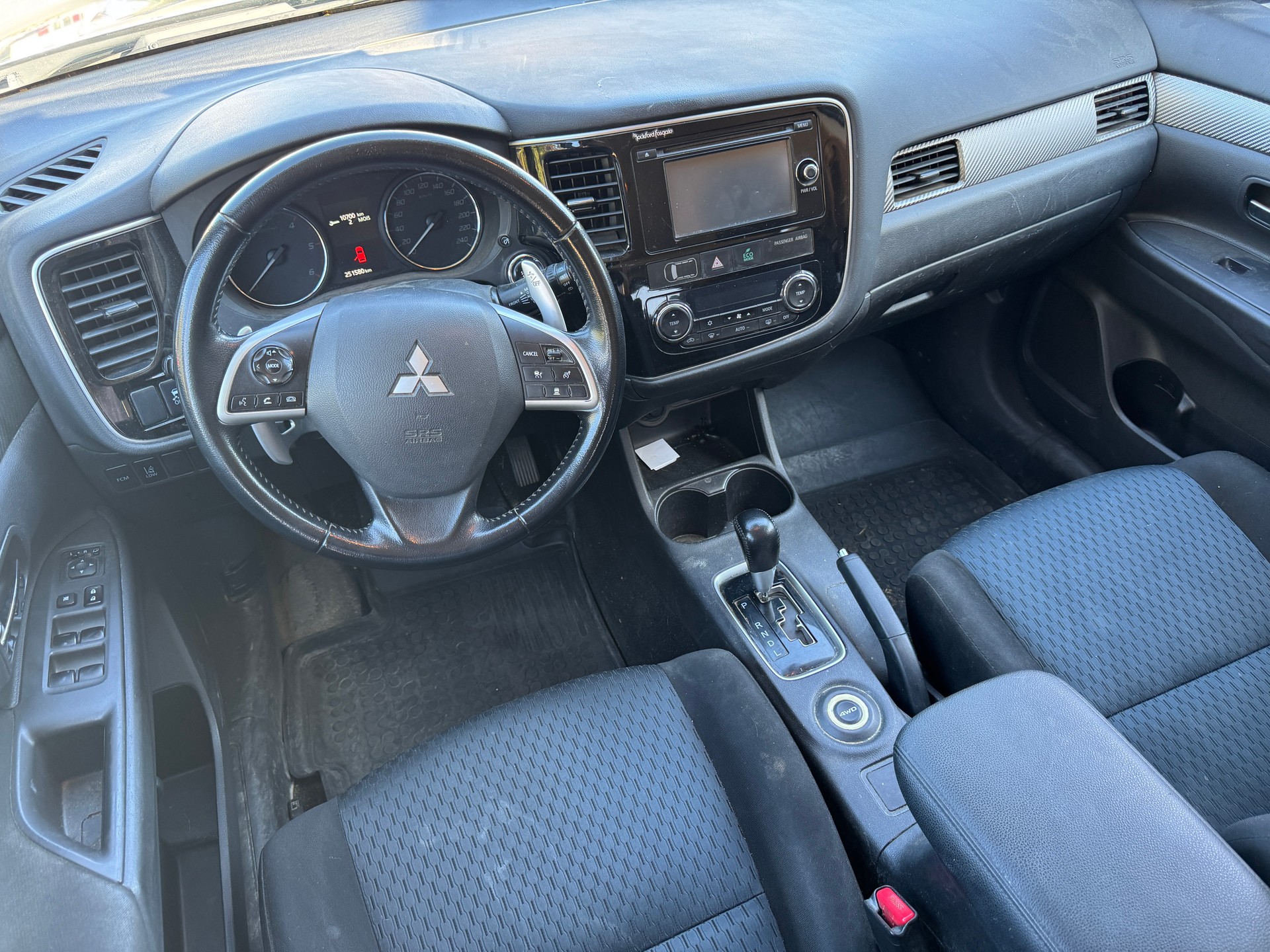 MITSUBISHI Outlander 2.2 DID Navigator Safety 4WD Automatic-image-10
