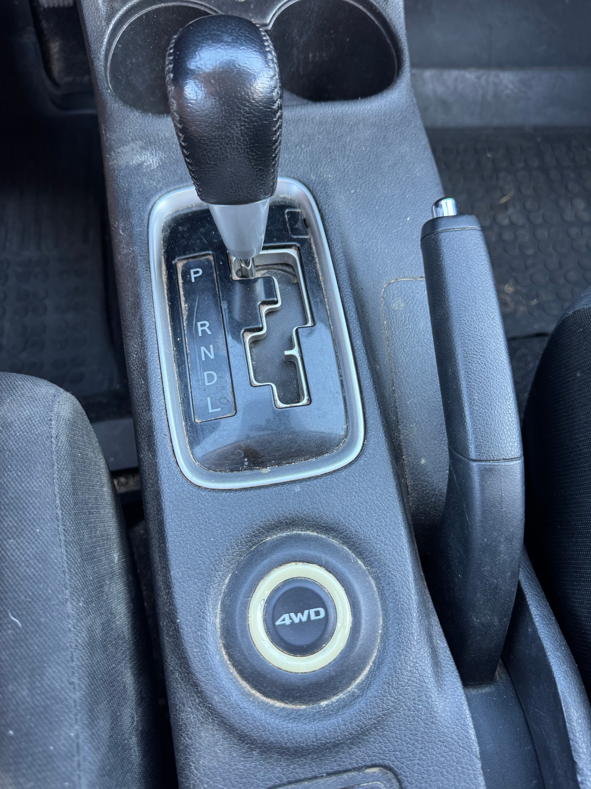 MITSUBISHI Outlander 2.2 DID Navigator Safety 4WD Automatic-image-13