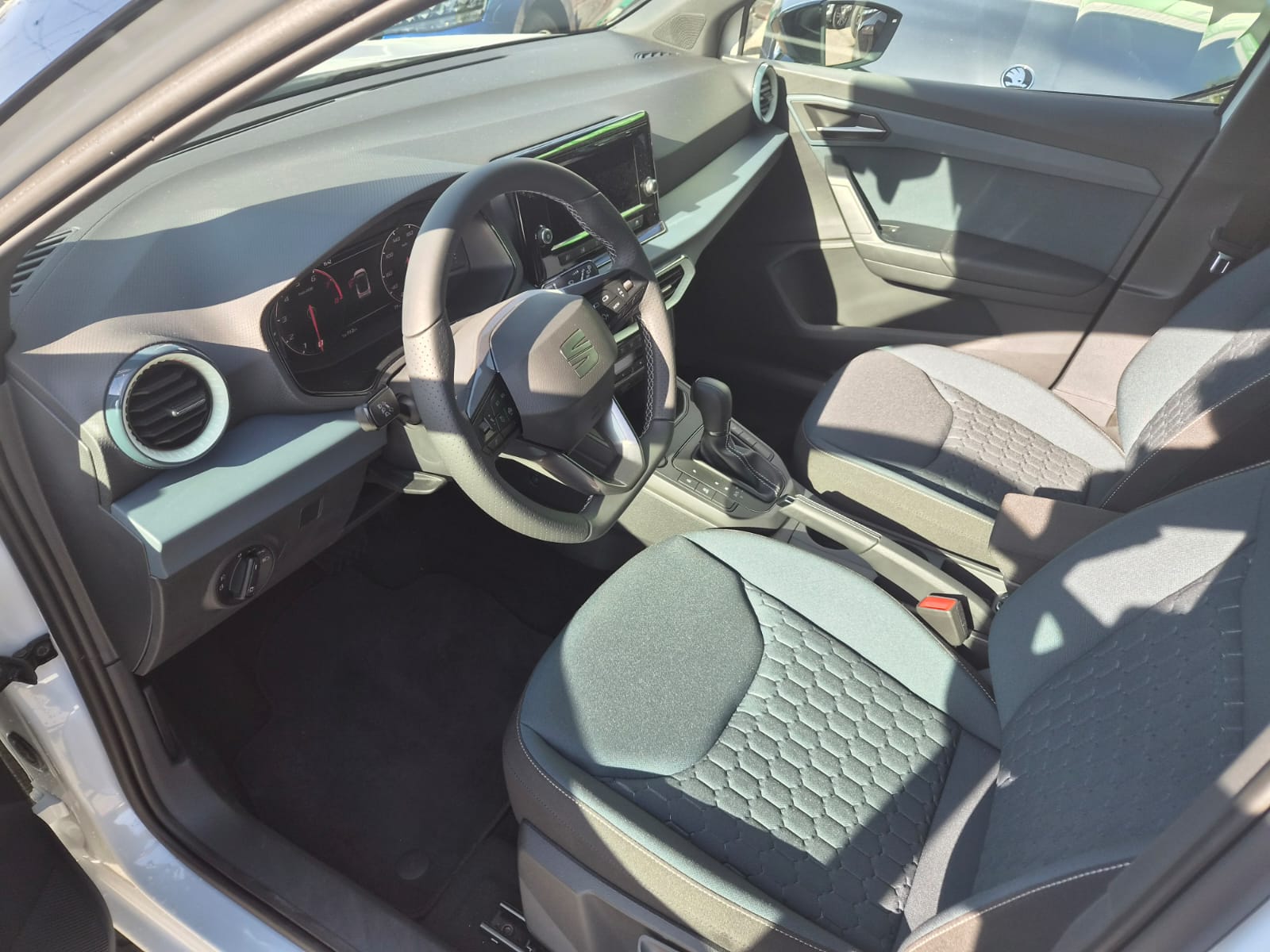 SEAT Arona 1.0 TSI Eco Style DSG-image-15