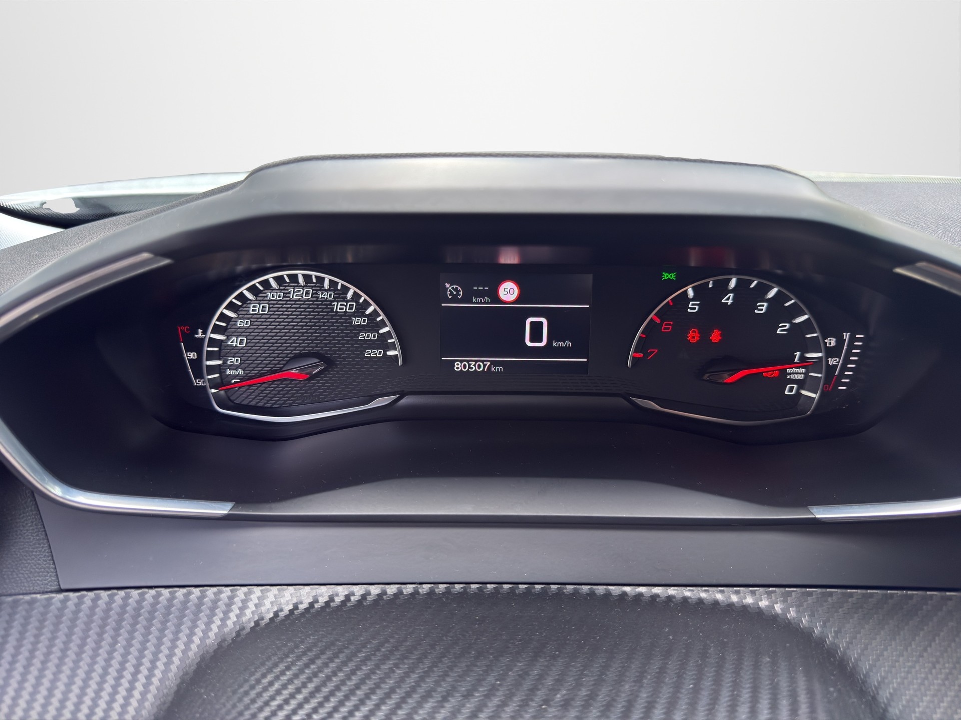 PEUGEOT 2008 1.2 PureTech Active Pack-image-8