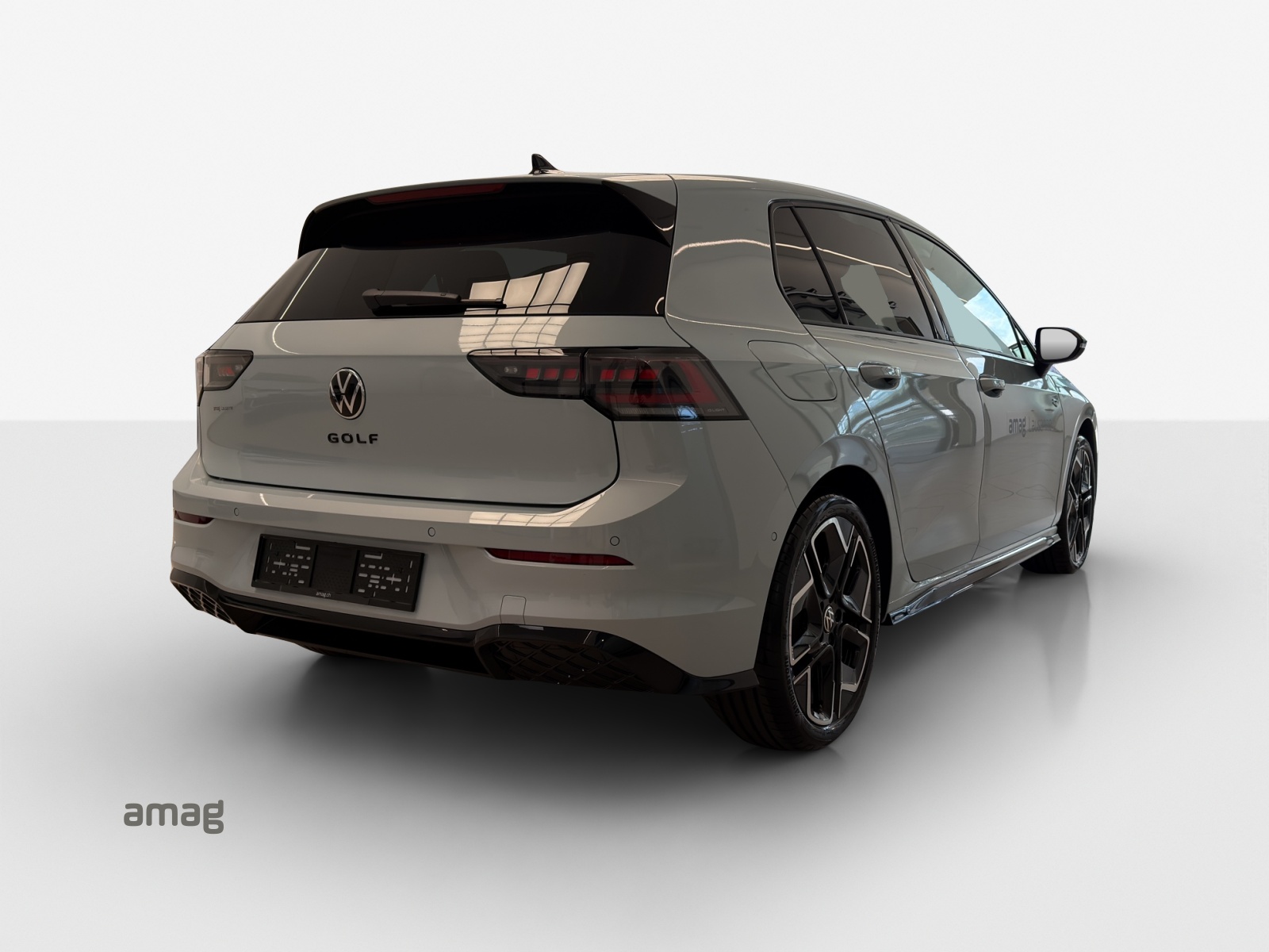 VW Golf 1.5 e TSI mHEV R-Line DSG-image-4