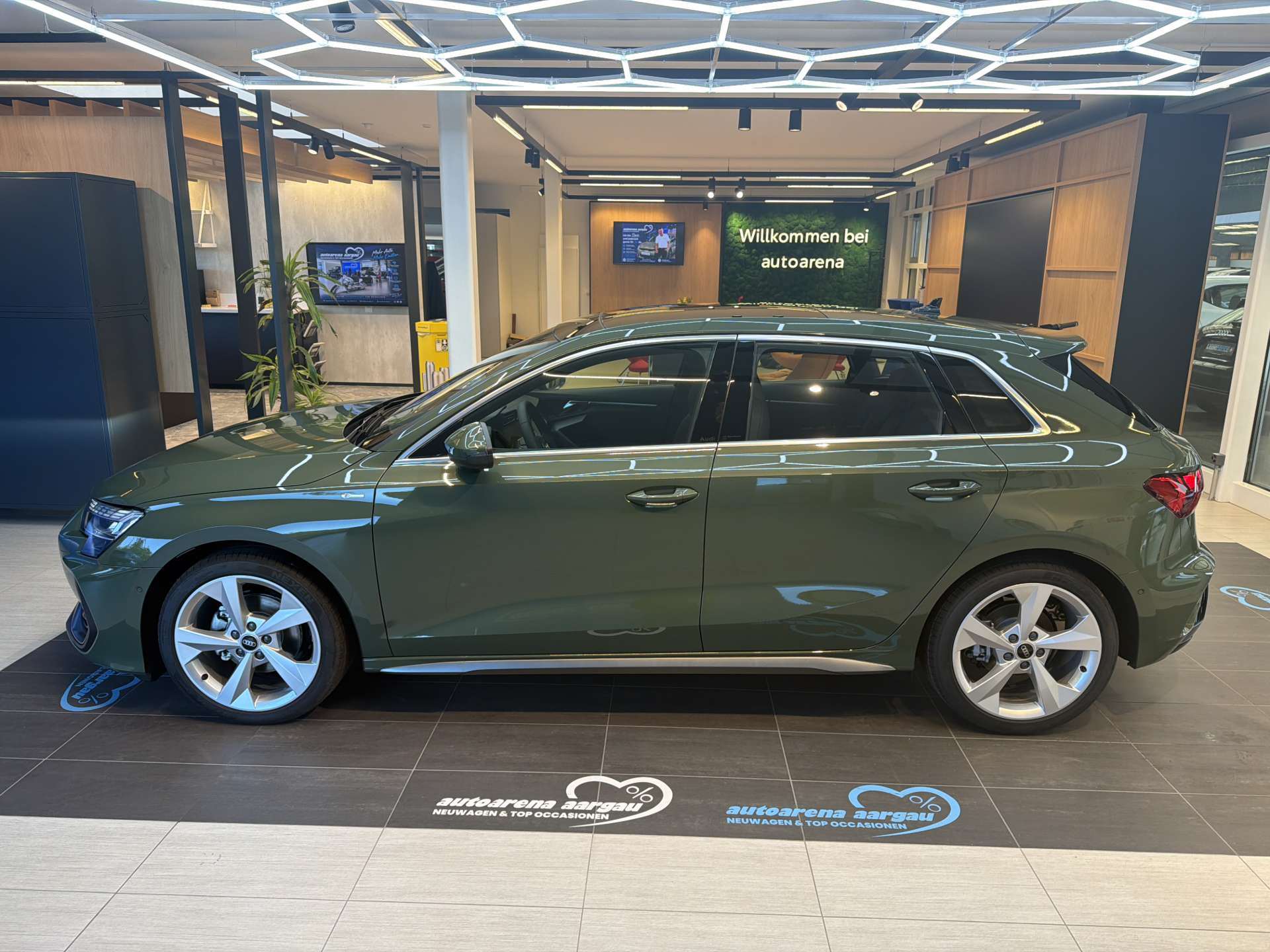 AUDI A3 Sportback 35 TDi S-Line S-Tronic Automat-image-13