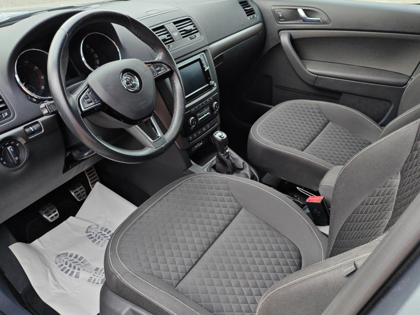SKODA Yeti 1.4 TSI Ambition Outdoor 4x4 (Véhicule Suisse · Expertise du jour · GPS · DAB · 4x4)-image-13