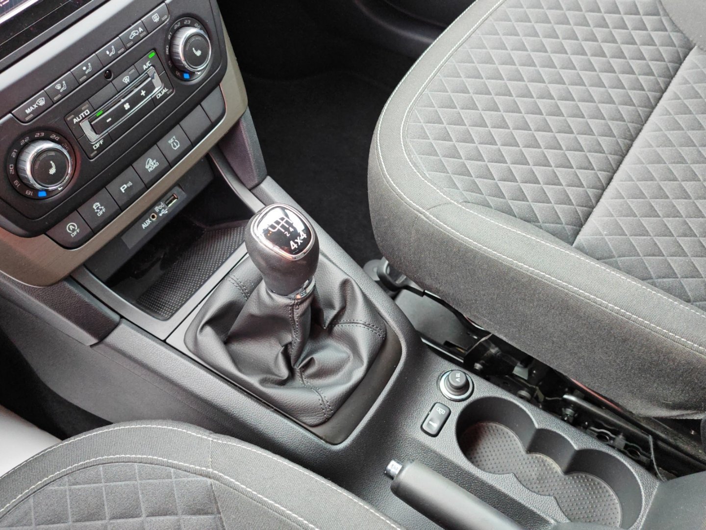 SKODA Yeti 1.4 TSI Ambition Outdoor 4x4 (Véhicule Suisse · Expertise du jour · GPS · DAB · 4x4)-image-16