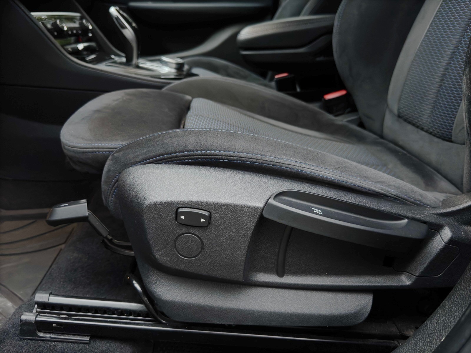 BMW 220i Gran Tourer Family Edition DKG *7 Platz*Alcantara*M-Paket*AHK uvm.*-image-21