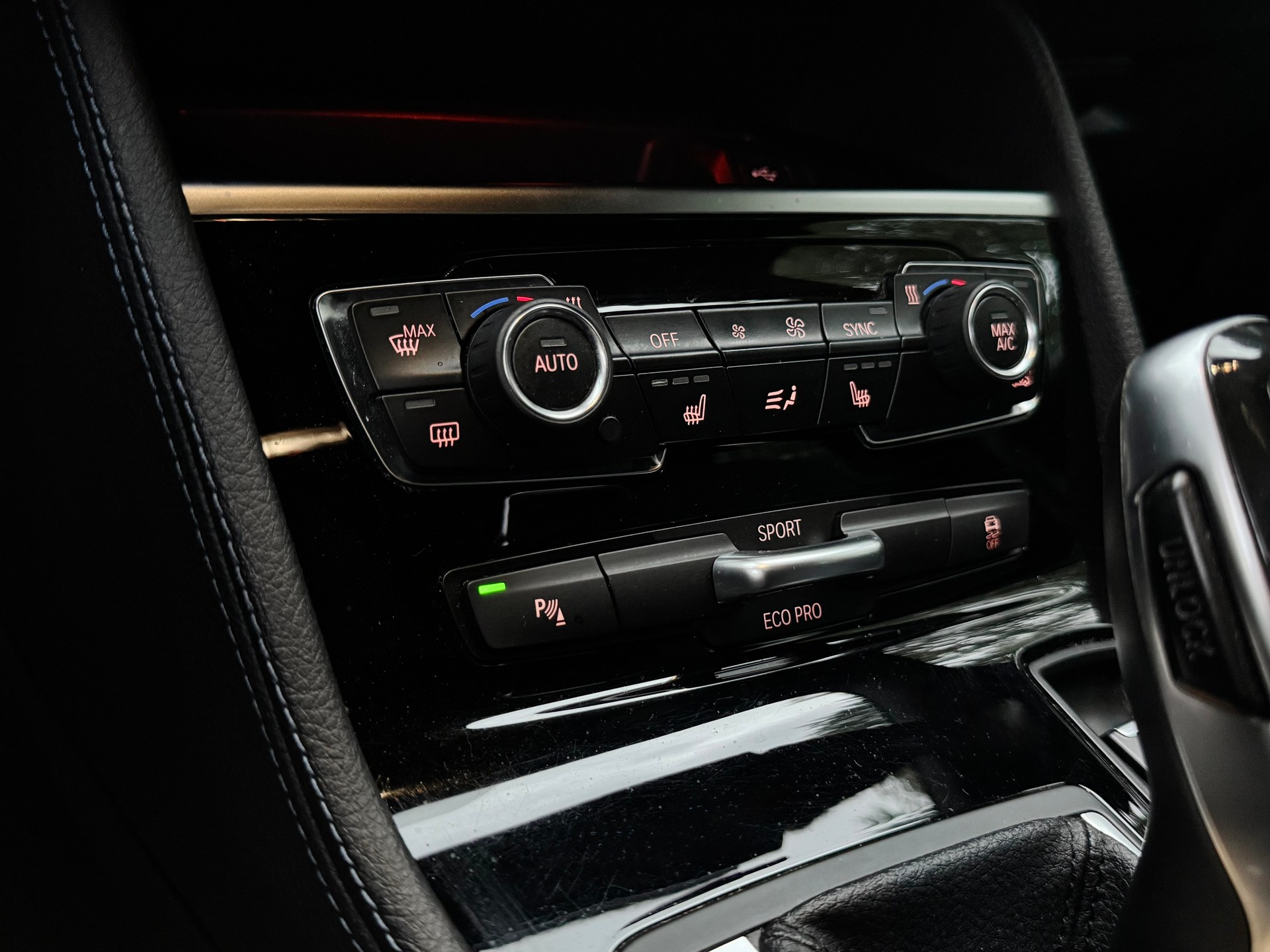 BMW 220i Gran Tourer Family Edition DKG *7 Platz*Alcantara*M-Paket*AHK uvm.*-image-19
