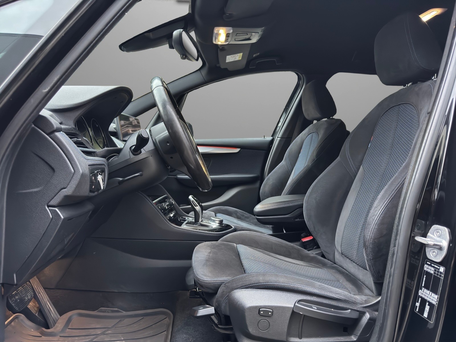 BMW 220i Gran Tourer Family Edition DKG *7 Platz*Alcantara*M-Paket*AHK uvm.*-image-7