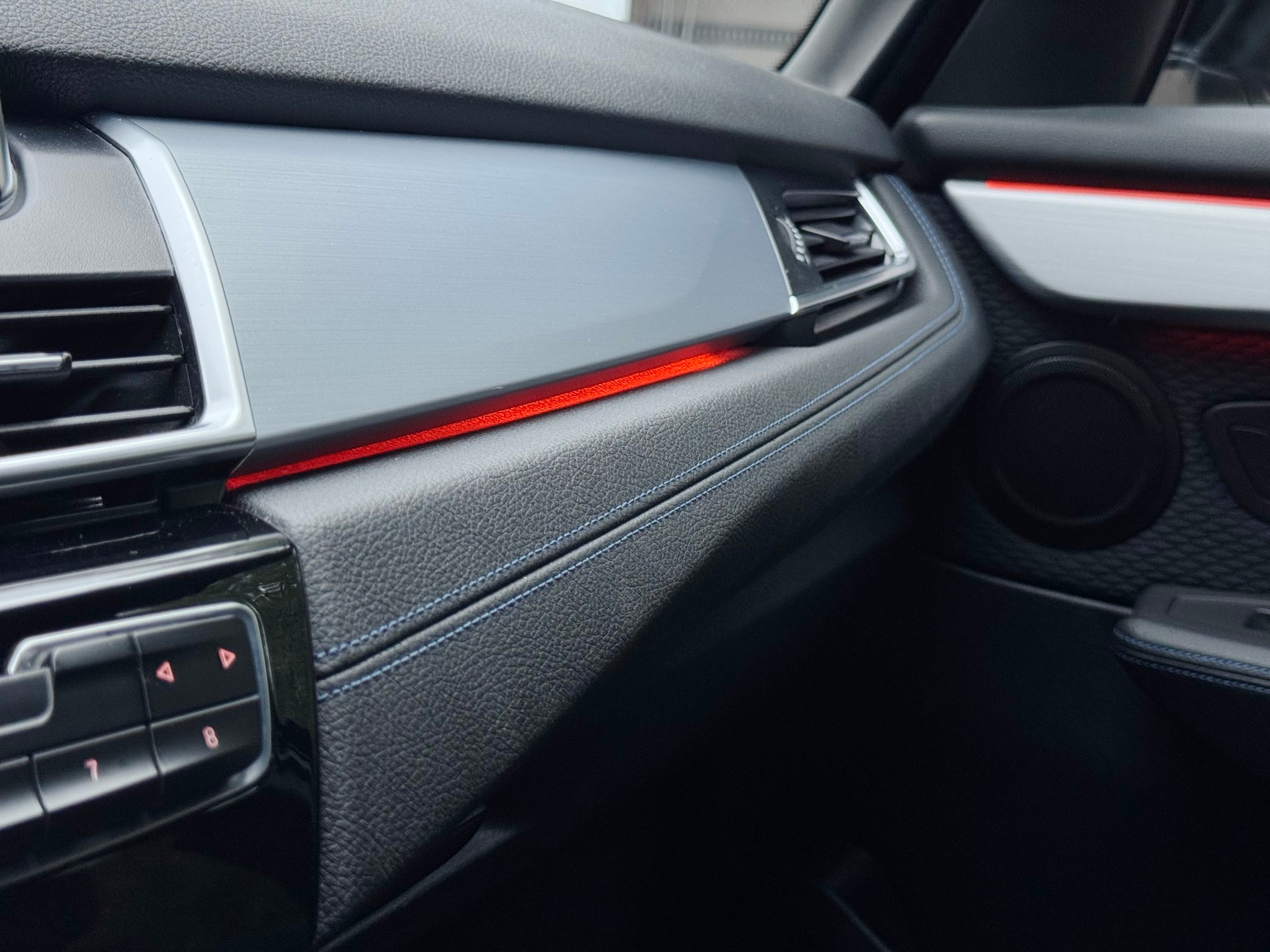 BMW 220i Gran Tourer Family Edition DKG *7 Platz*Alcantara*M-Paket*AHK uvm.*-image-20