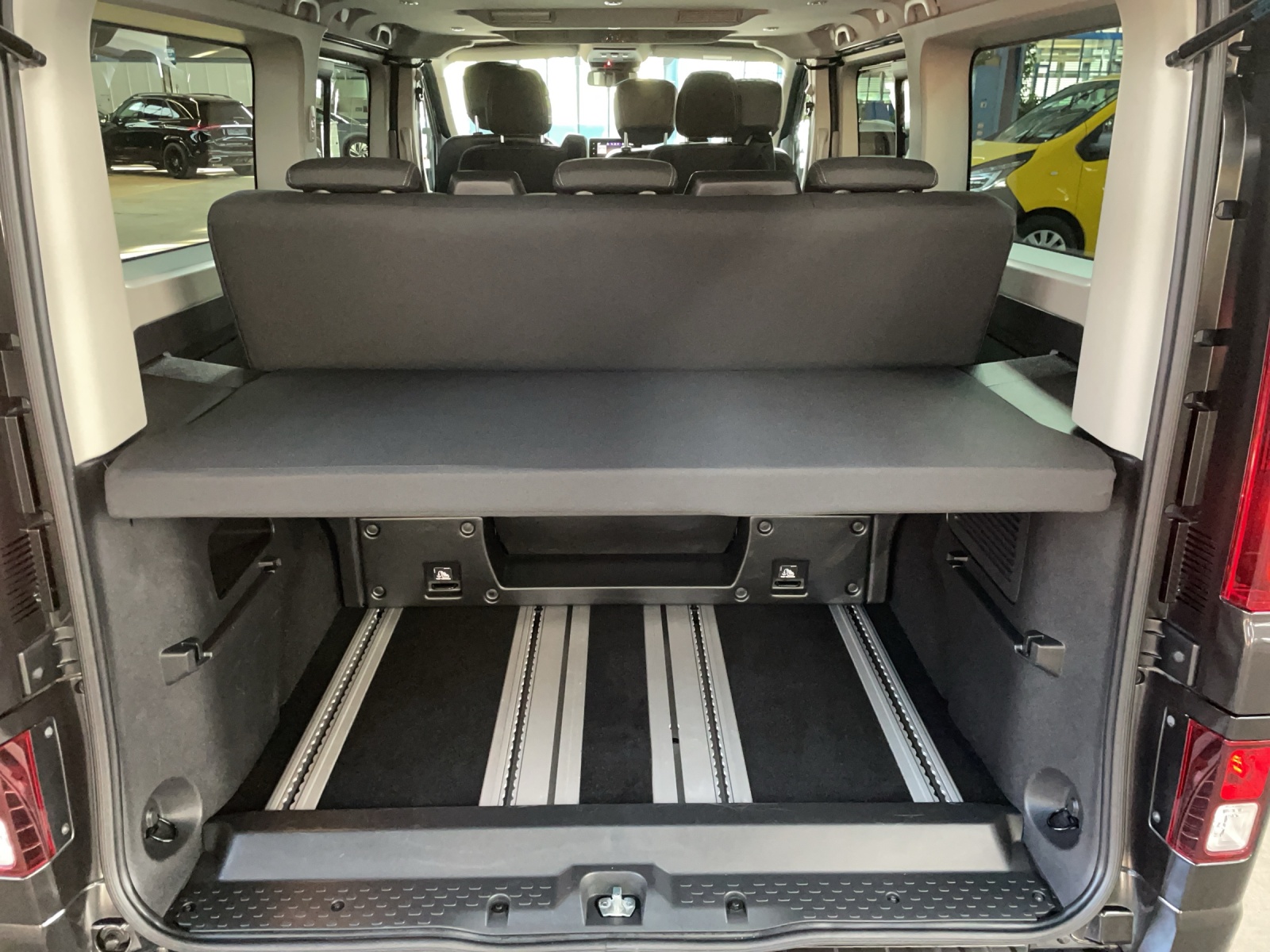 RENAULT Trafic Grand Spaceclass 2.0 dCi Blue 170-image-15