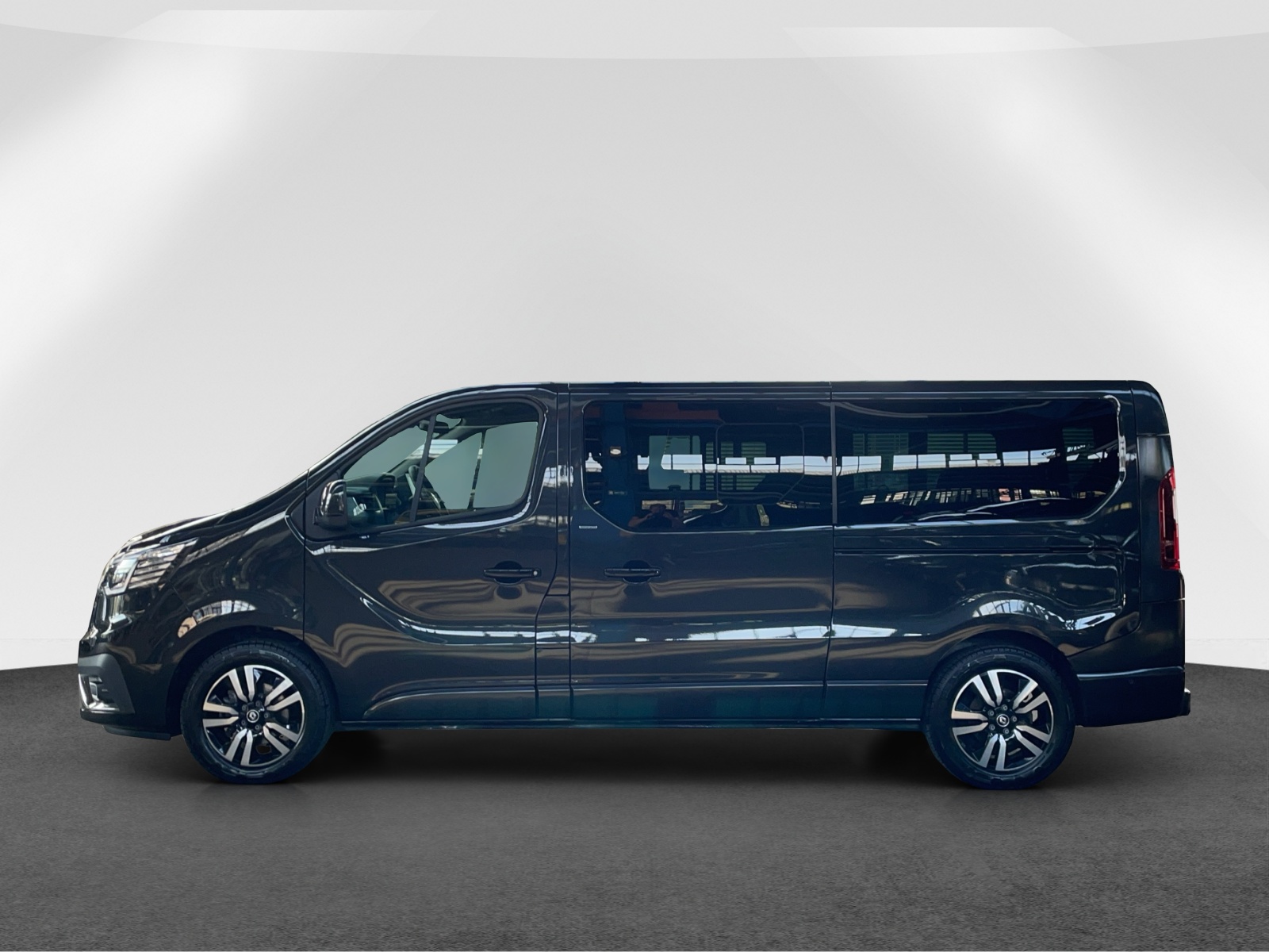 RENAULT Trafic Grand Spaceclass 2.0 dCi Blue 170-image-3