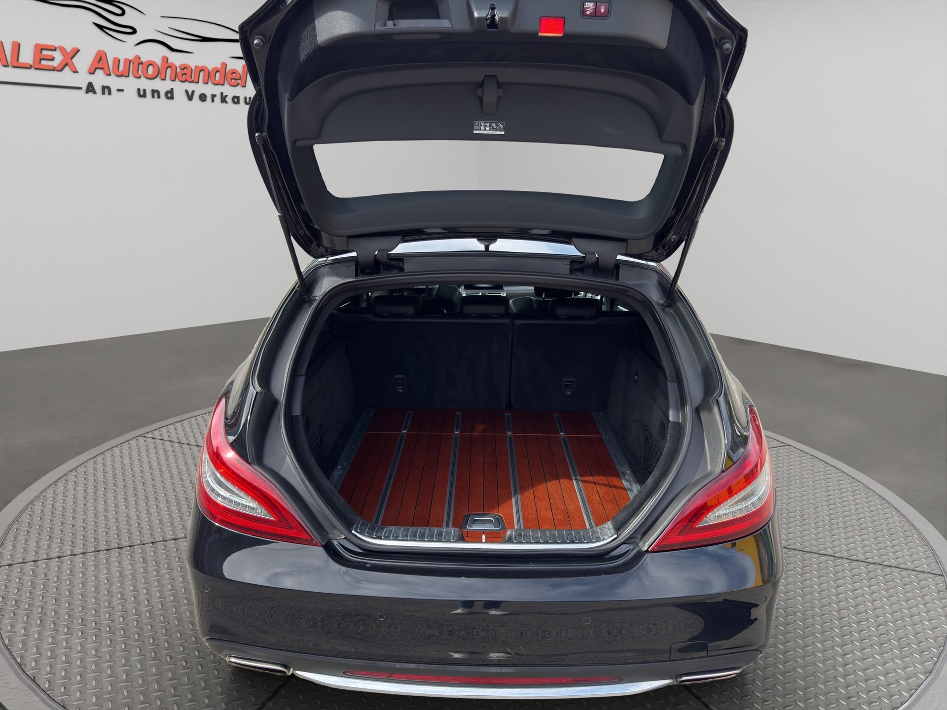 MERCEDES-BENZ CLS Shooting Brake 500 Executive 4Matic 7G-Tronic-image-5