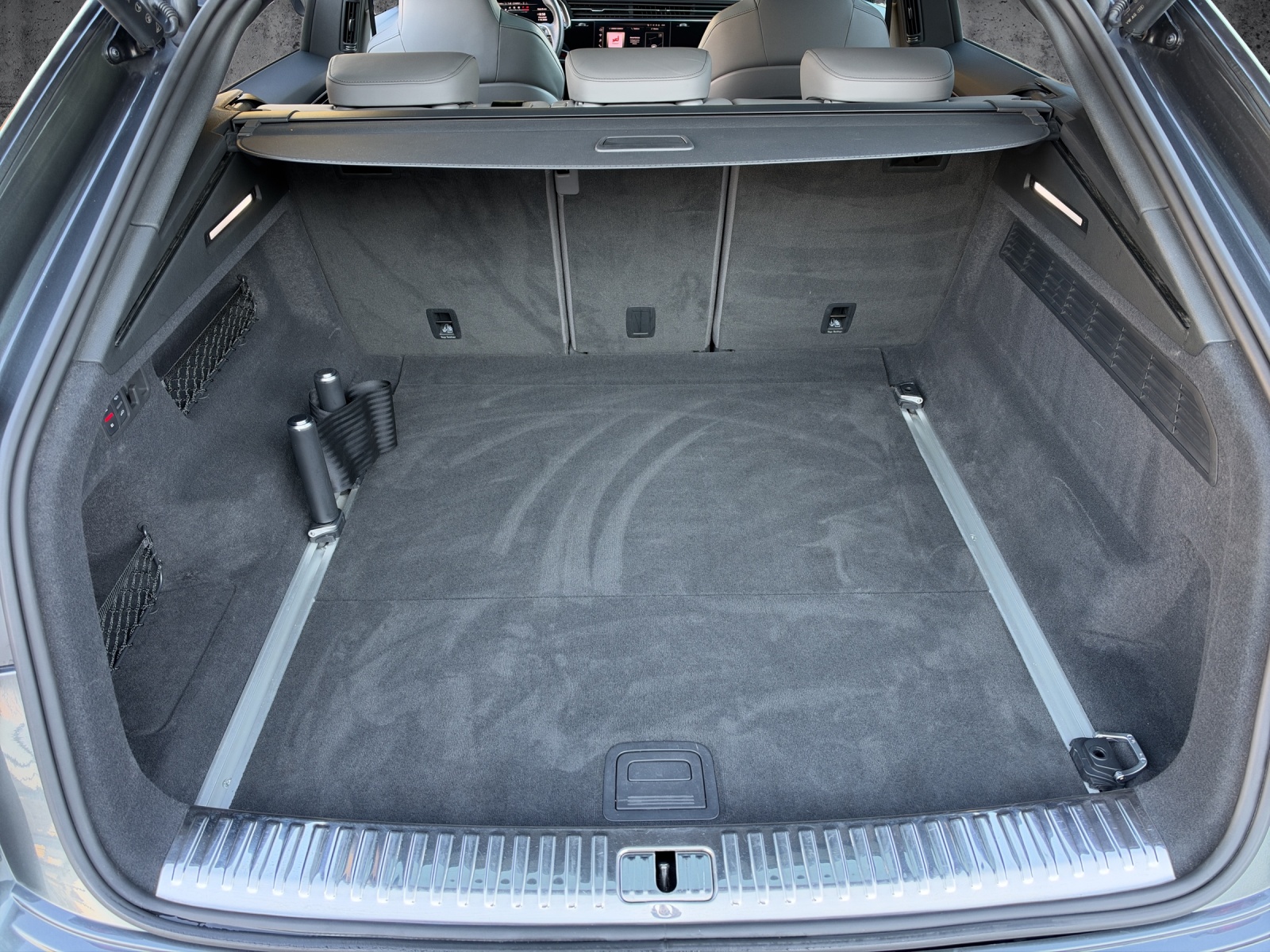 AUDI SQ8 4.0 V8 TFSI quattro T-Tronic-image-10