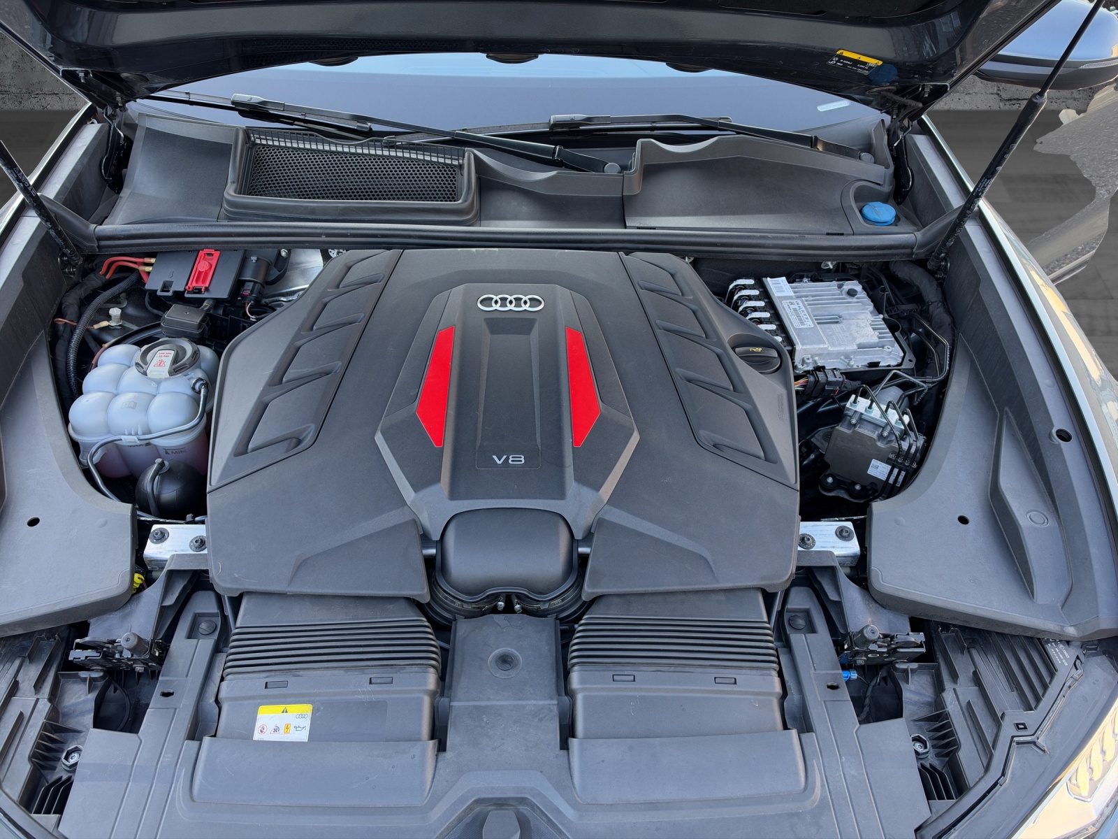 AUDI SQ8 4.0 V8 TFSI quattro T-Tronic-image-5