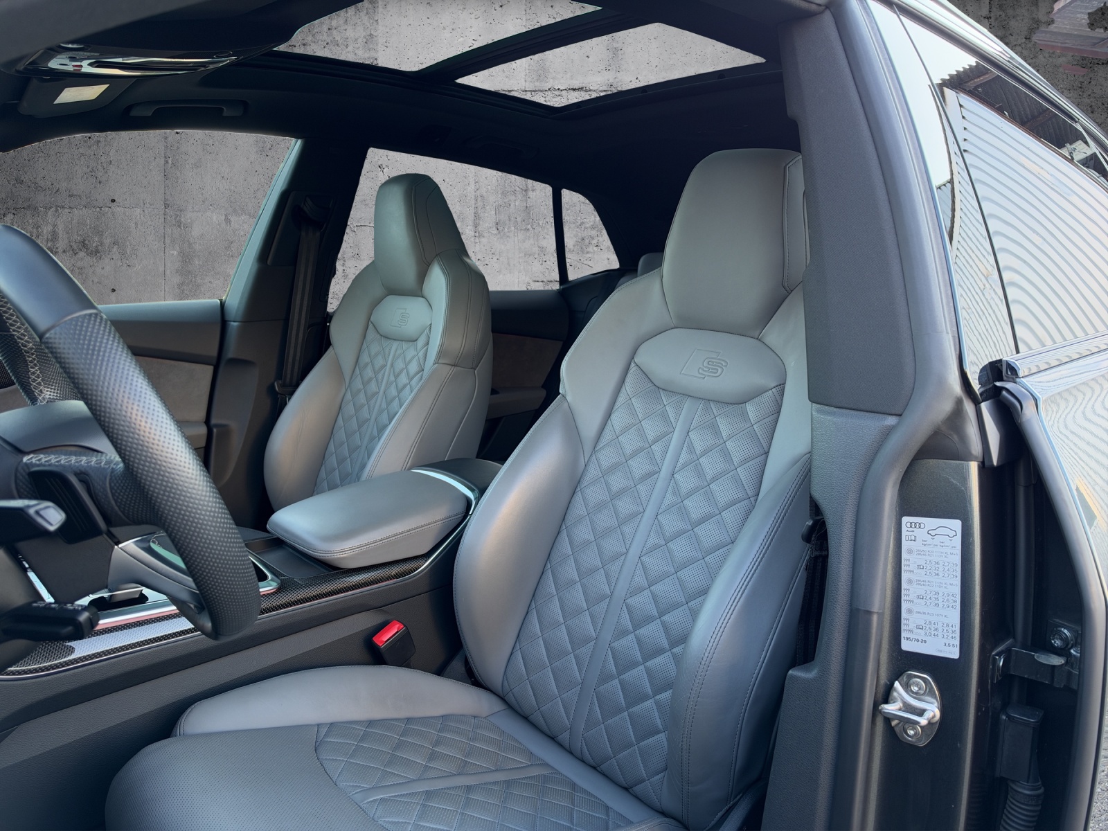 AUDI SQ8 4.0 V8 TFSI quattro T-Tronic-image-6