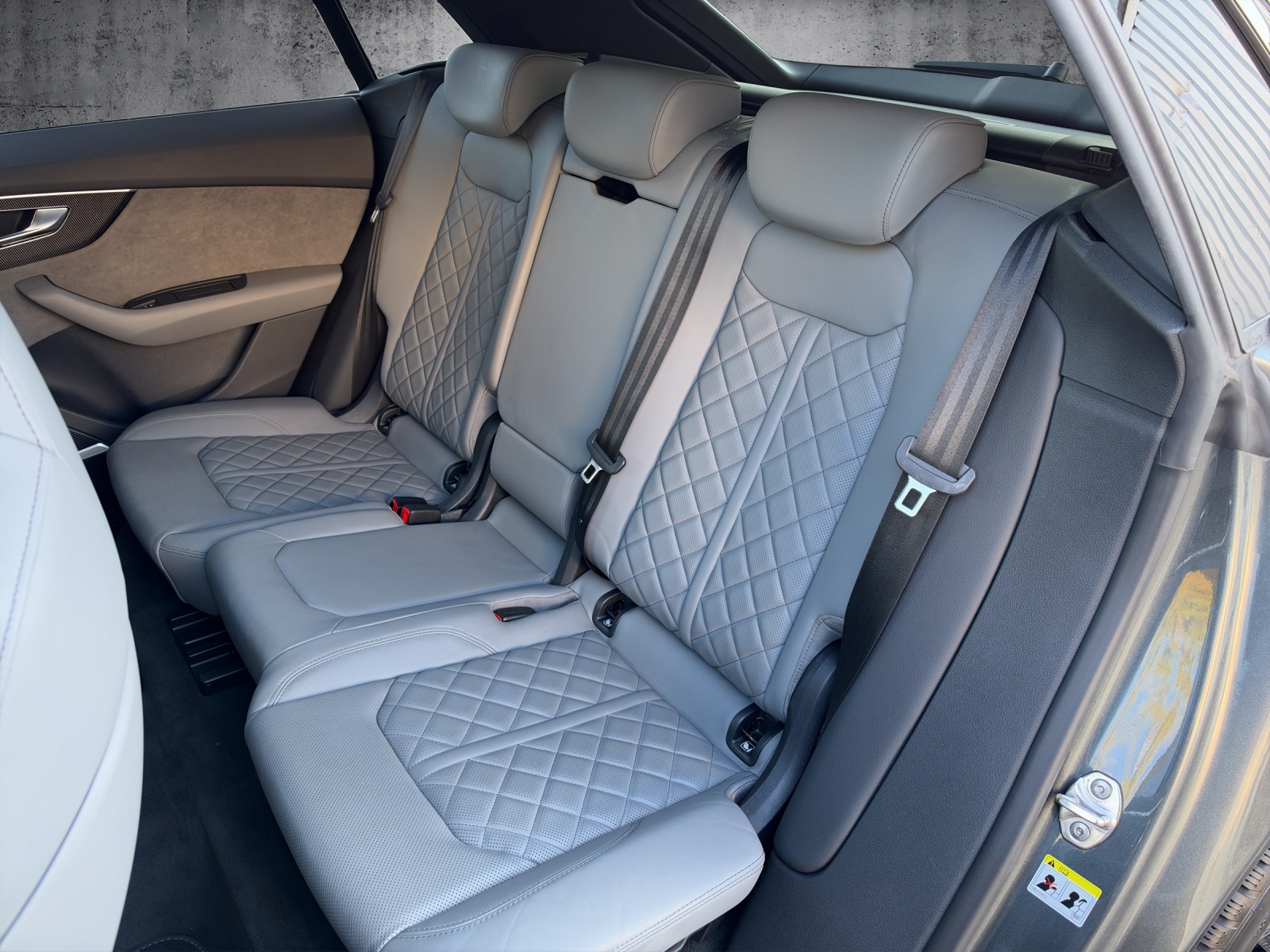 AUDI SQ8 4.0 V8 TFSI quattro T-Tronic-image-9