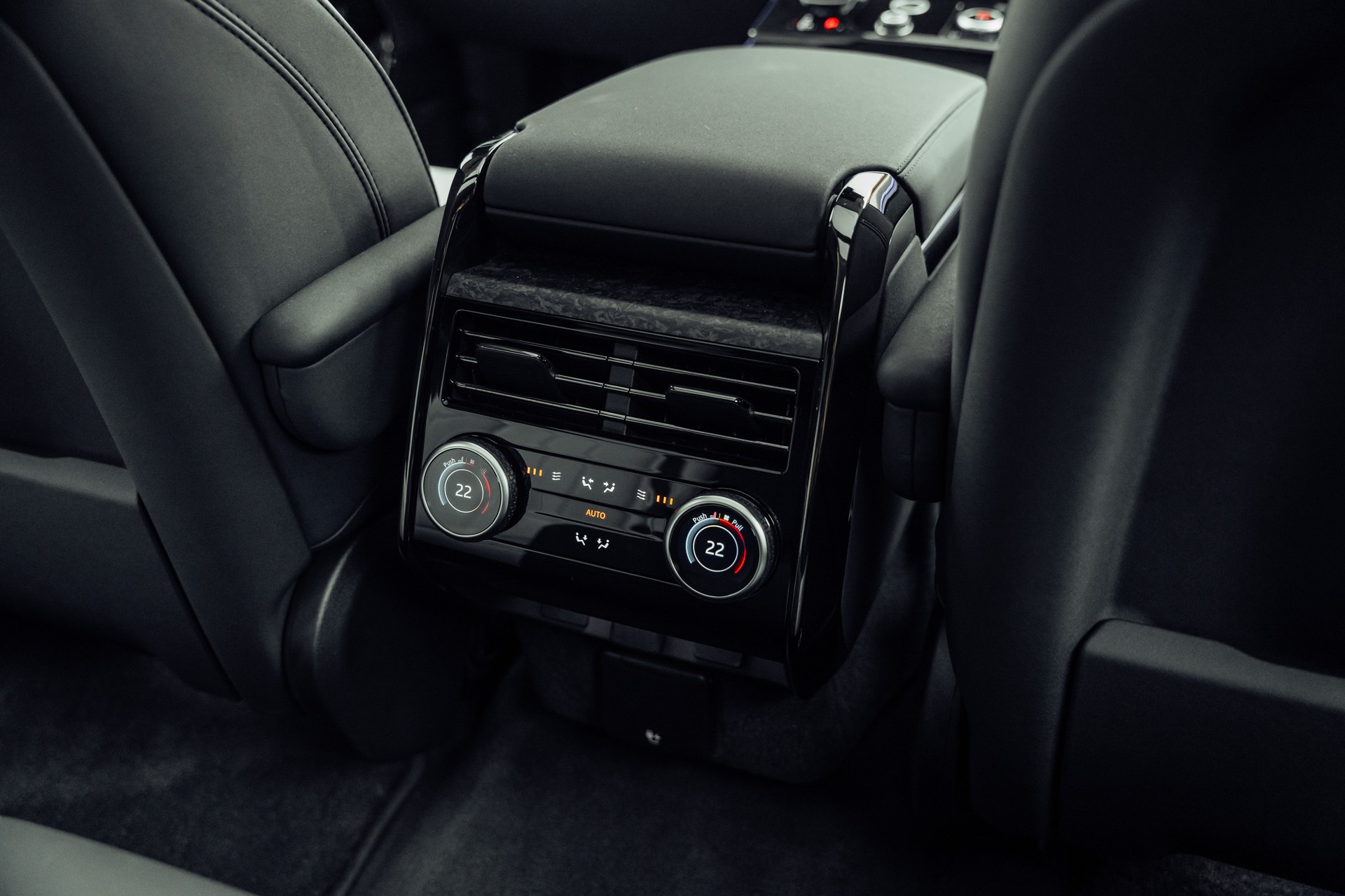 LAND ROVER Range Rover Sport P530 4.4 V8 First Edition Automatic-image-19