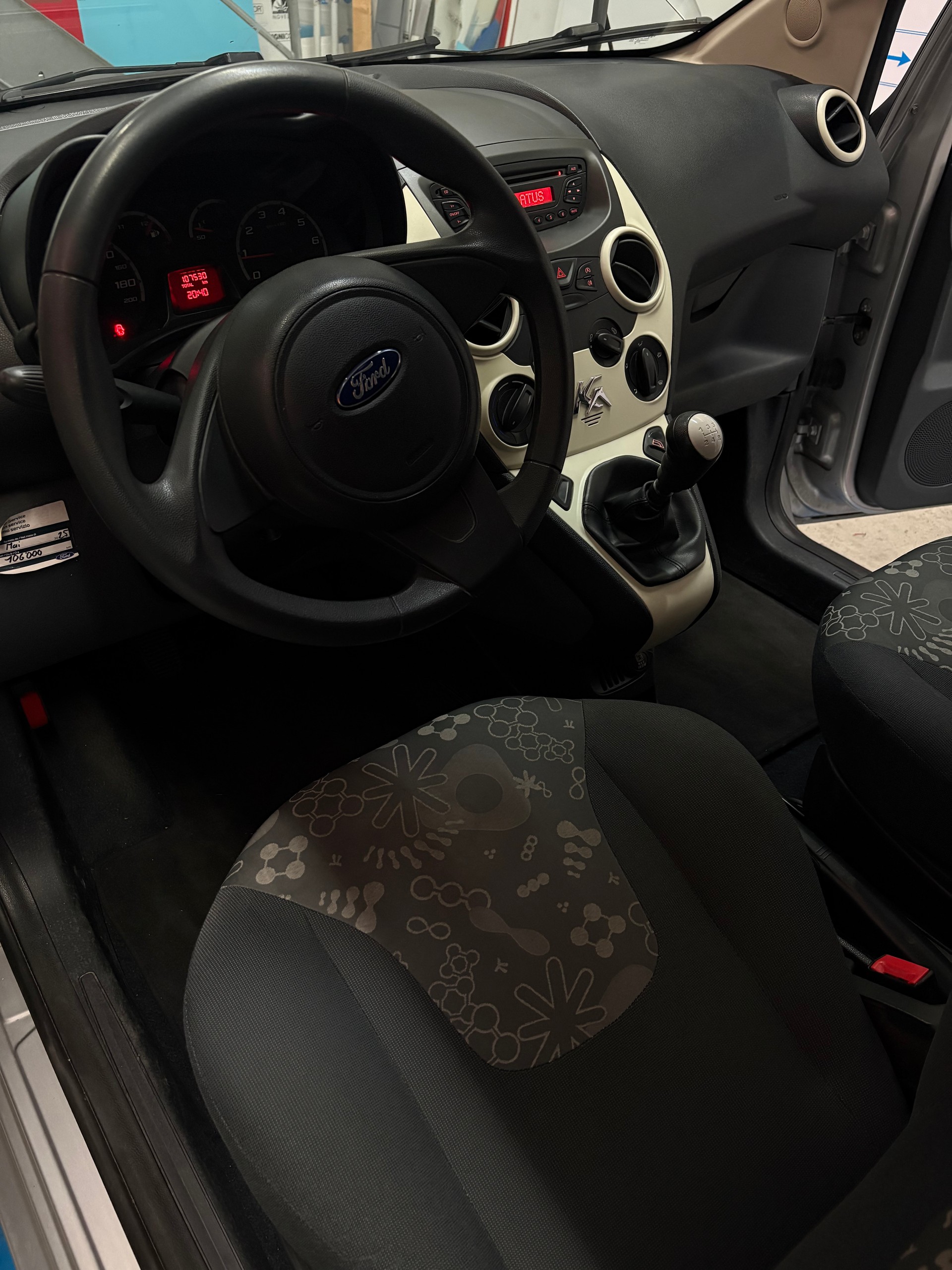FORD 1.2 Ambiente-image-4