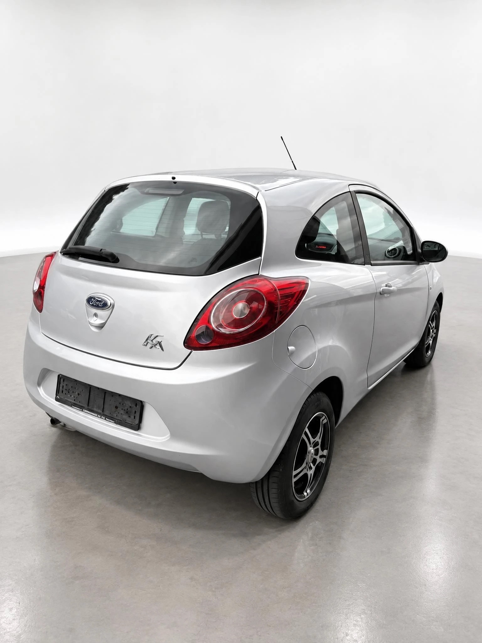 FORD 1.2 Ambiente-image-3