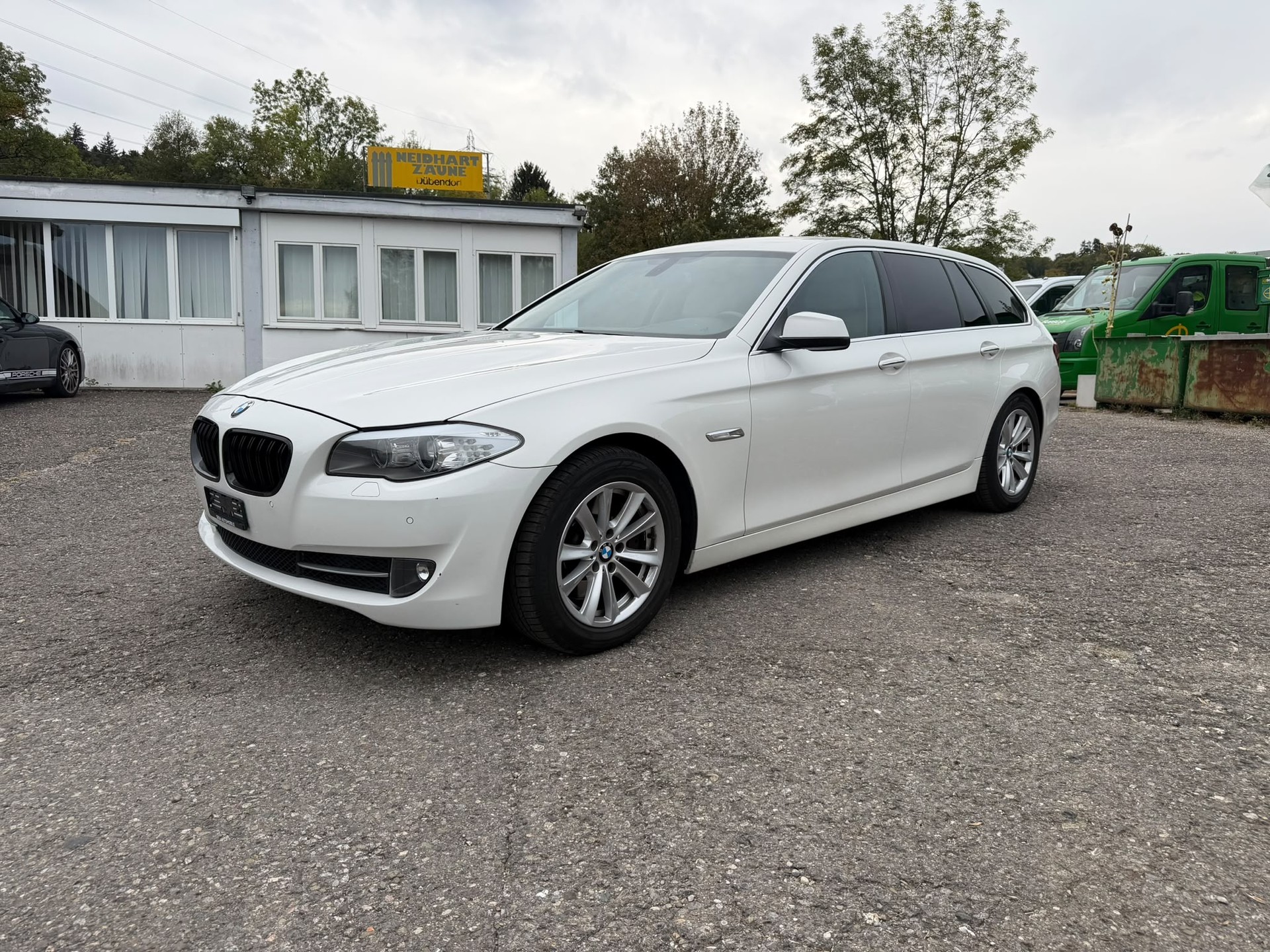 BMW 528i xDrive Touring Steptronic-image-0