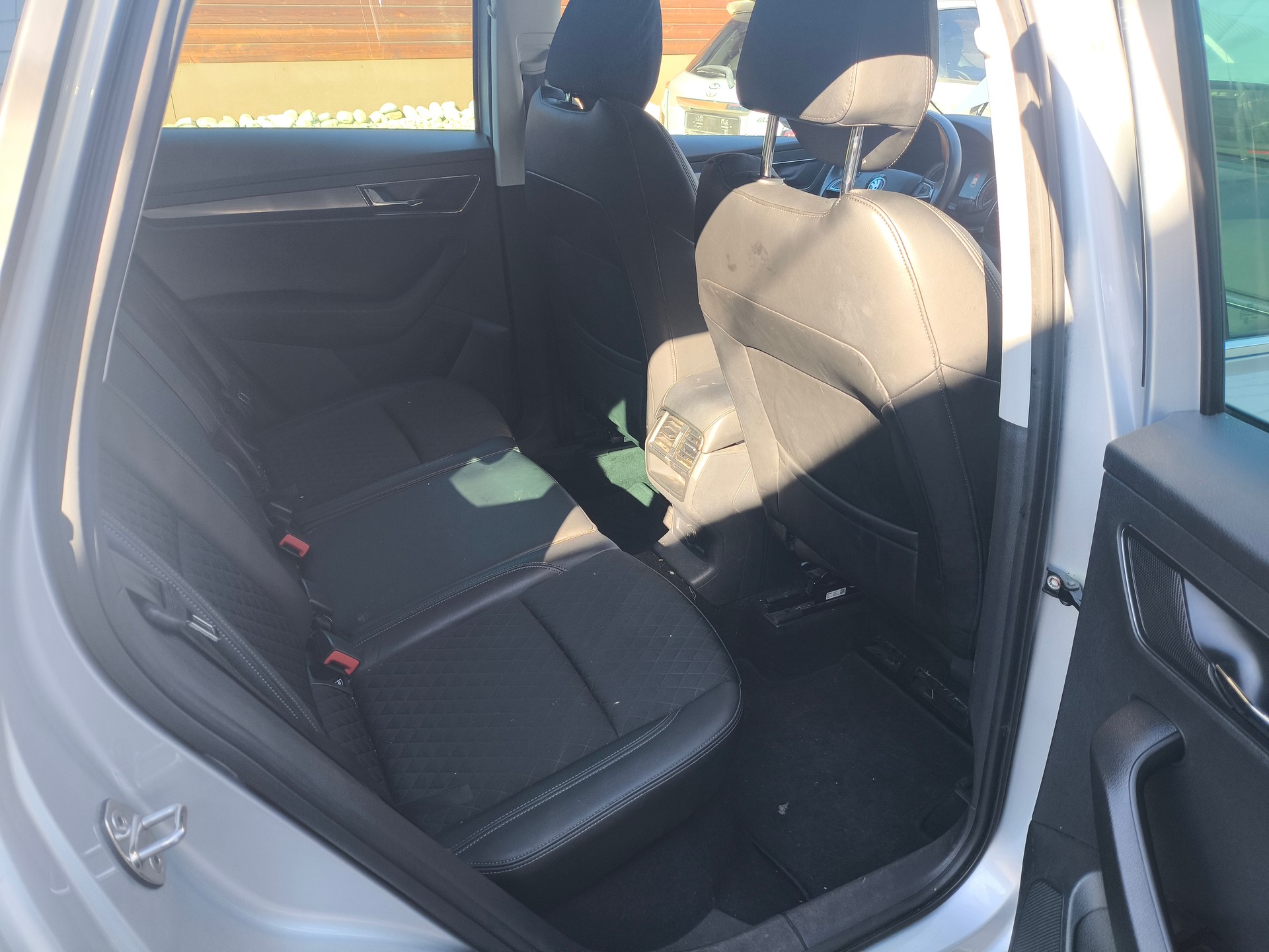SKODA Karoq 1.5 TSI ACT Ambition DSG-image-9