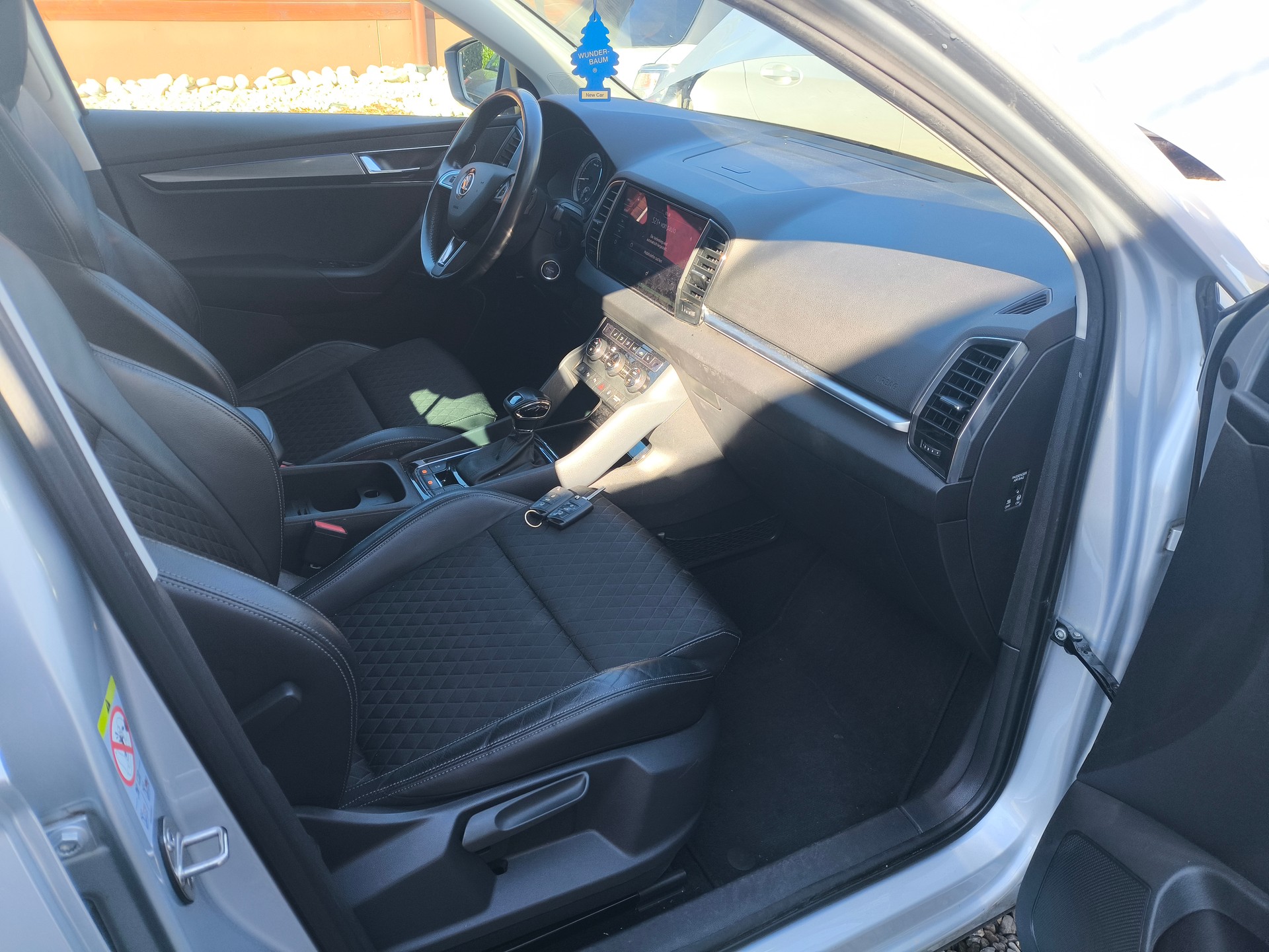 SKODA Karoq 1.5 TSI ACT Ambition DSG-image-8