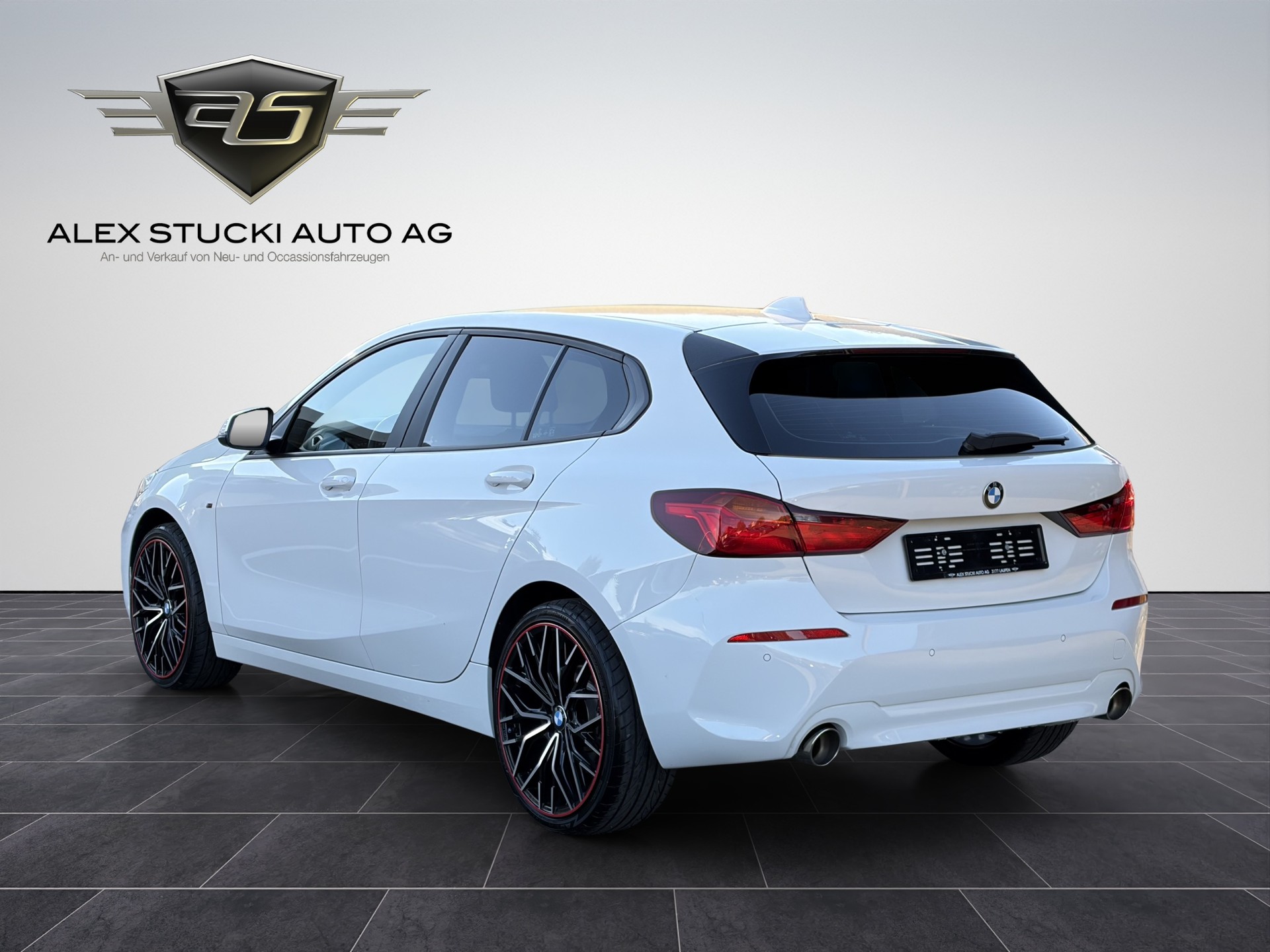 BMW 118i Steptronic-image-5