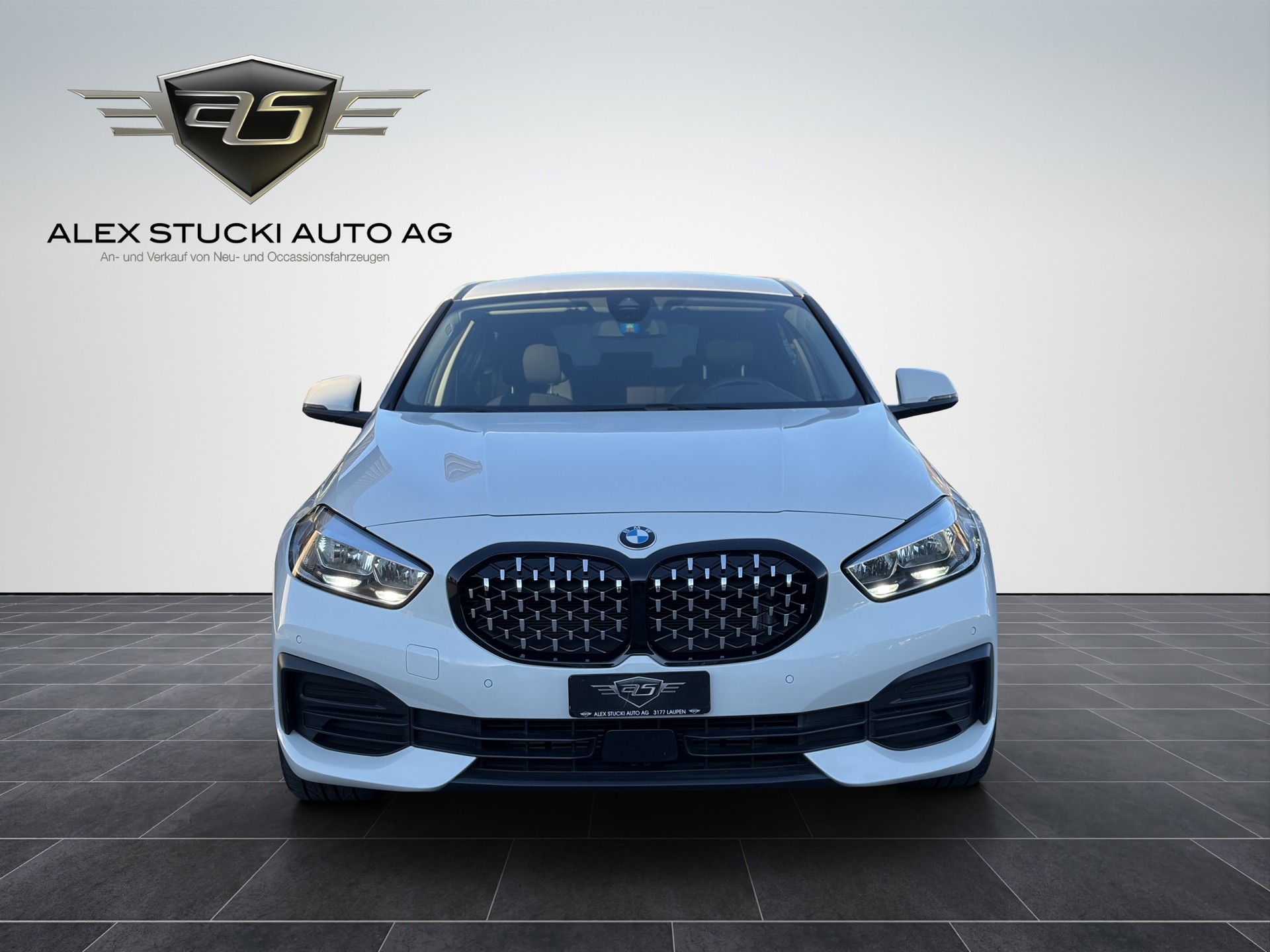 BMW 118i Steptronic-image-1