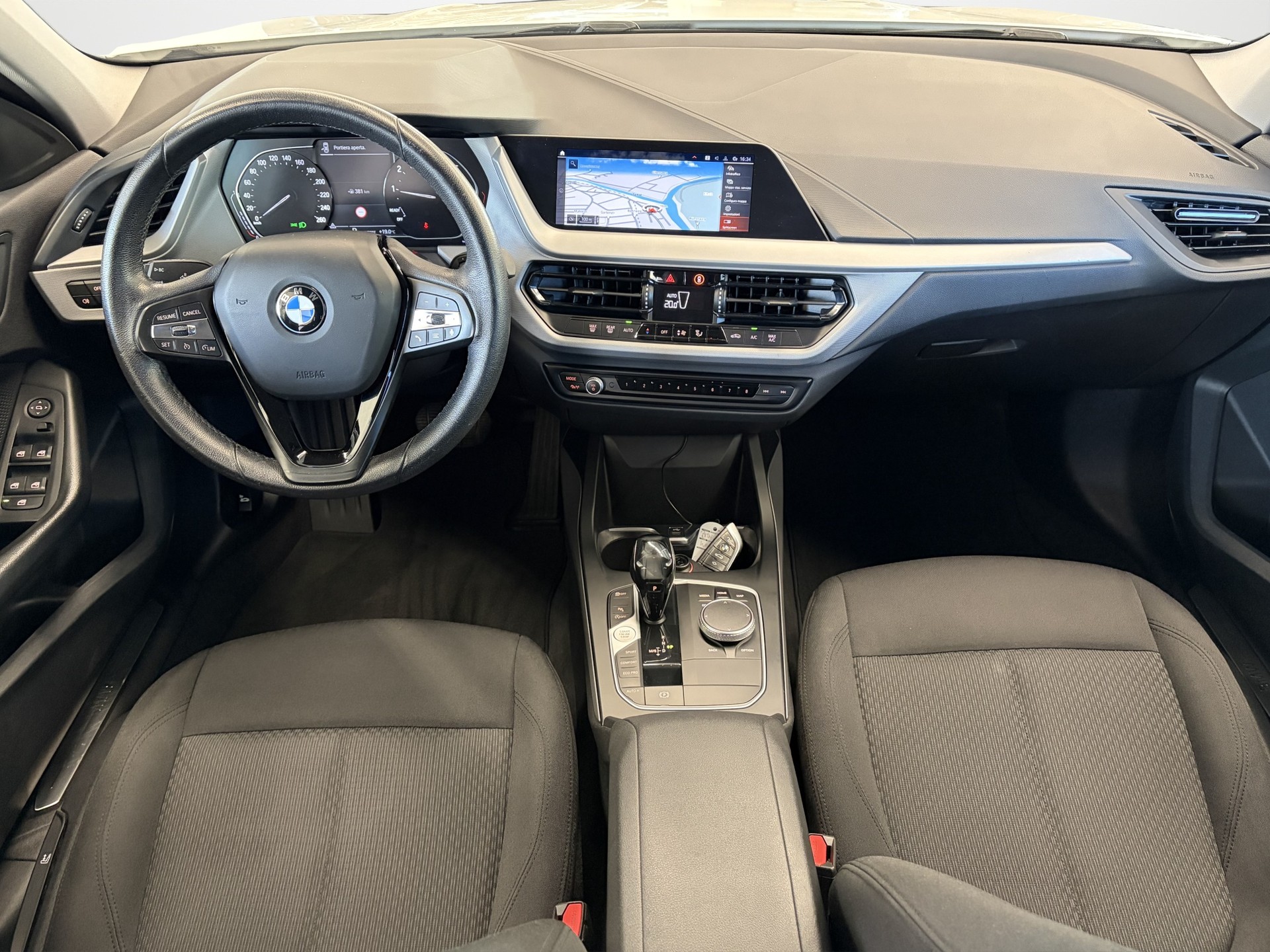 BMW 118i Steptronic-image-8