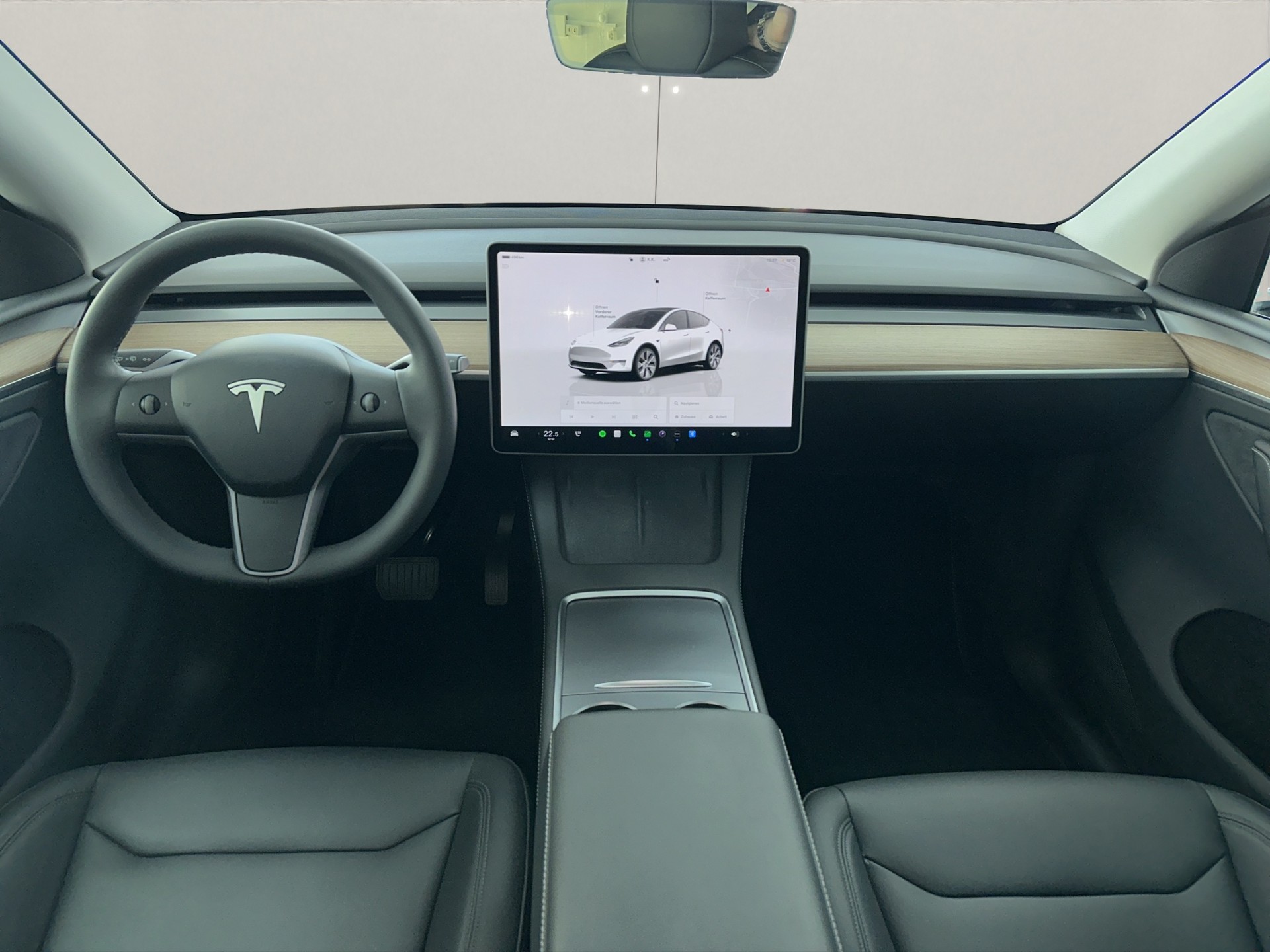 TESLA Model Y Long Range-image-7