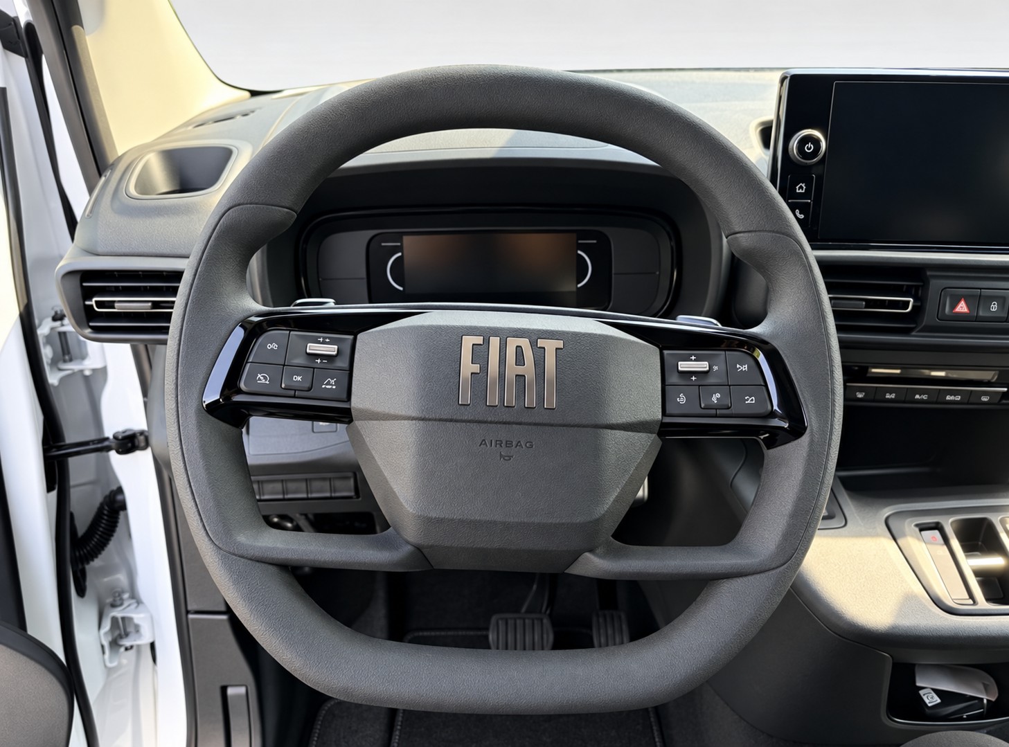 FIAT E-Doblo L1 50kWh 800kg Easy Pro-image-6