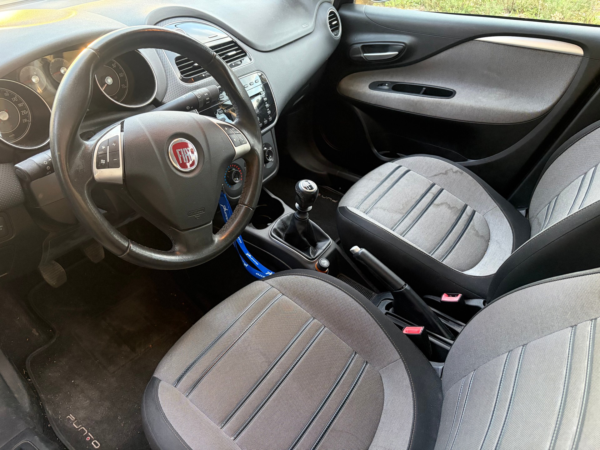 FIAT Punto 1.4 16V Emotion-image-11