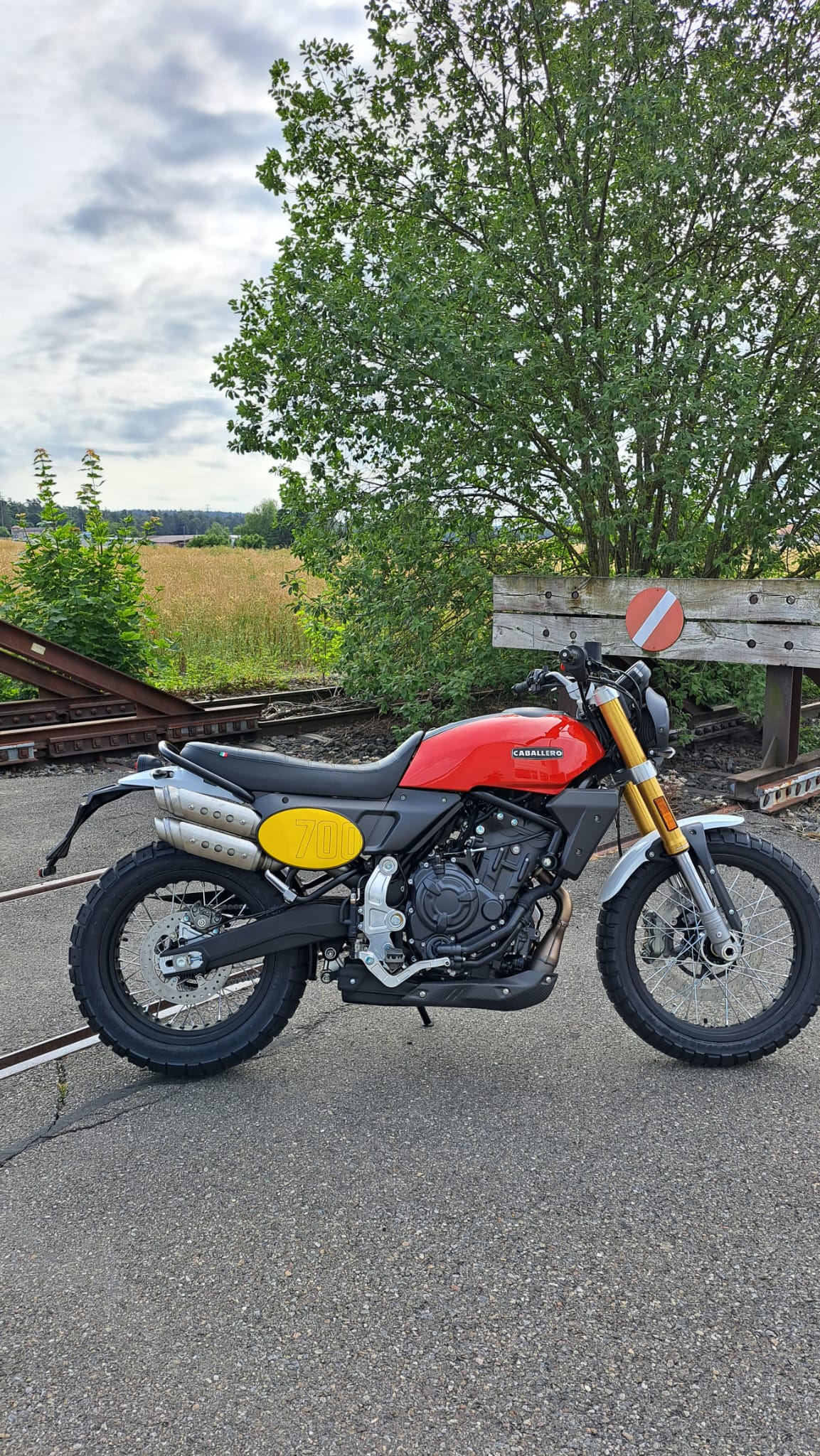 FANTIC Caballero 700