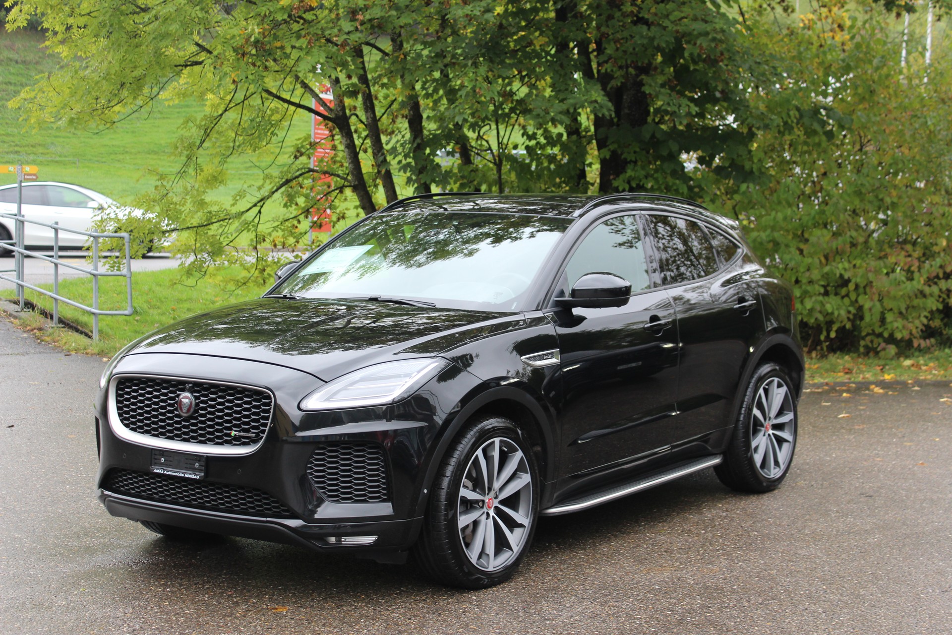JAGUAR E-Pace 2.0 P300 R-Dynamic HSE AWD Automatik-image-3