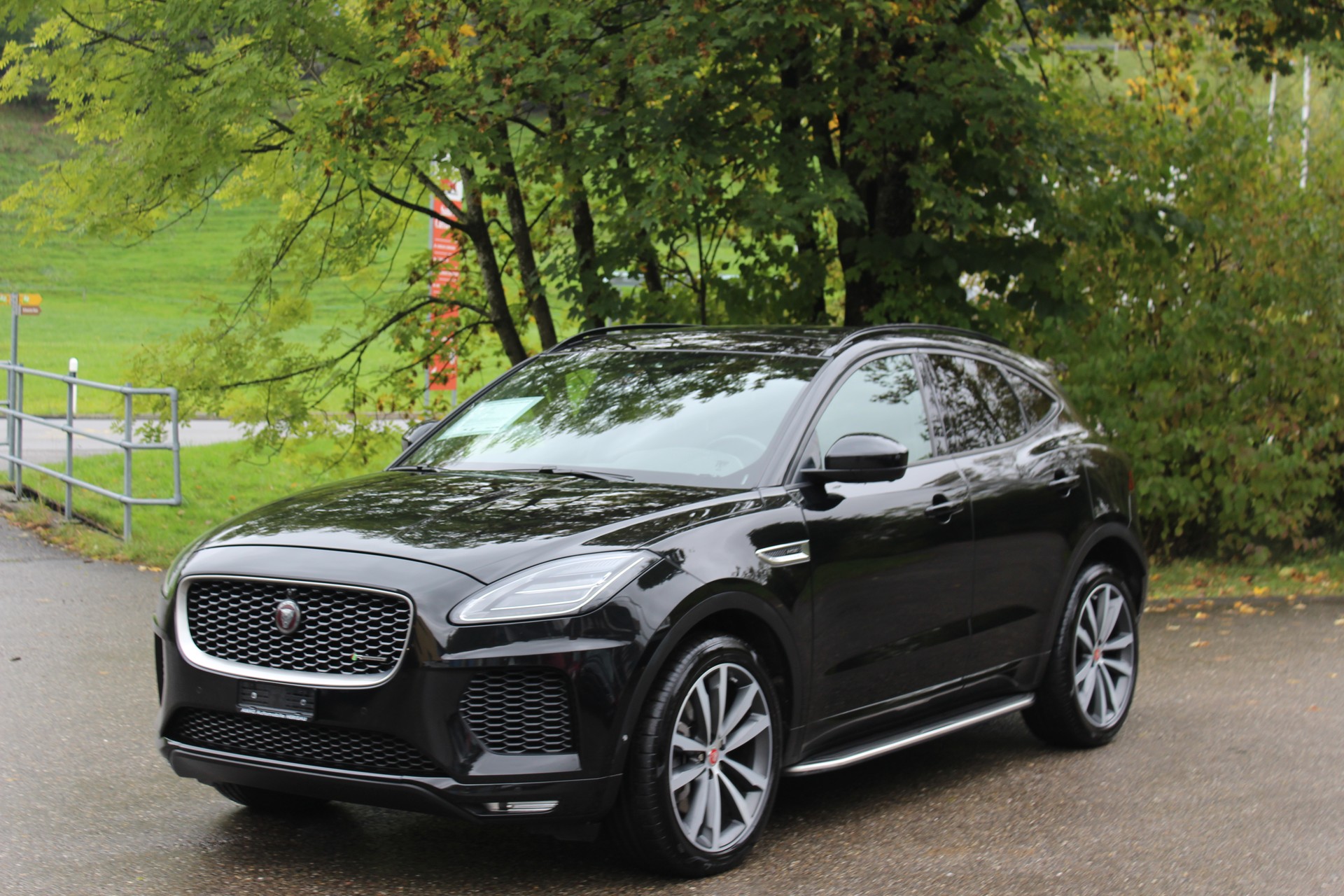 JAGUAR E-Pace 2.0 P300 R-Dynamic HSE AWD Automatik-image-7
