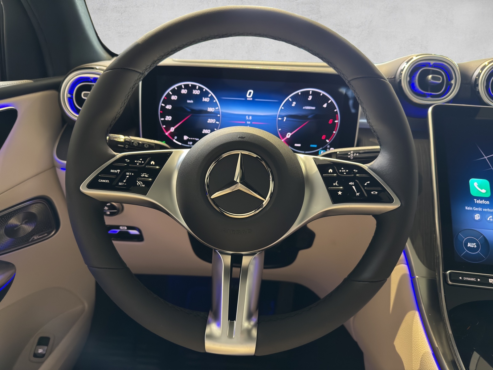MERCEDES-BENZ GLC 450d 4Matic 9G-Tronic-image-12