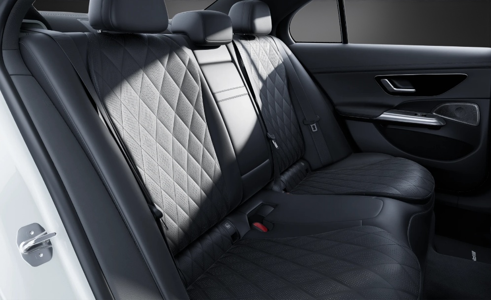 MERCEDES-BENZ E 220 d 4Matic 9G-Tronic-image-6