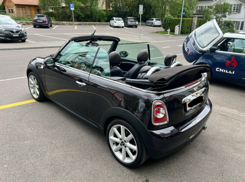 MINI Cooper Cabriolet-image-2