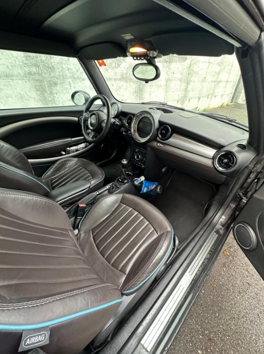 MINI Cooper Cabriolet-image-4