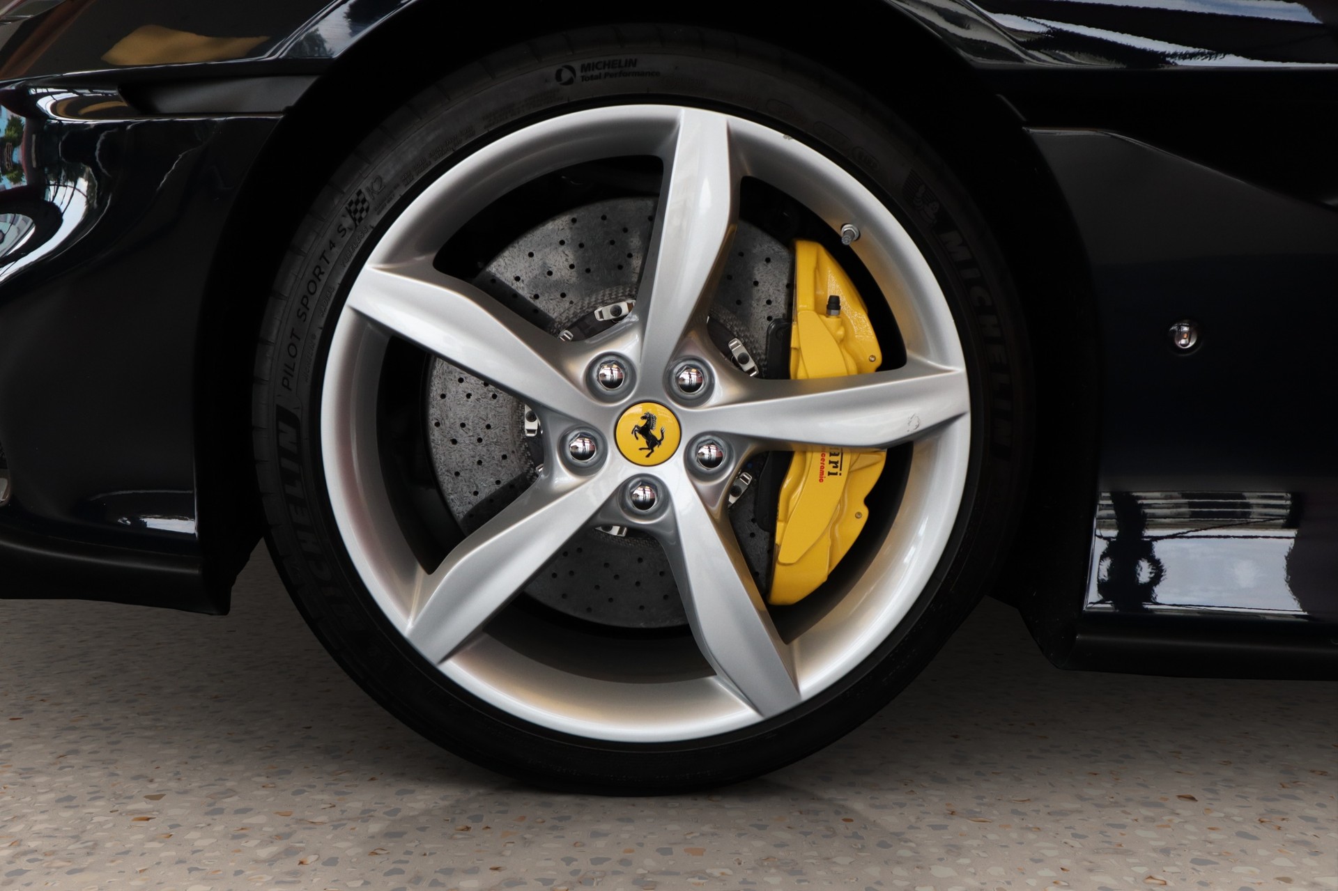 FERRARI Portofino M-image-24
