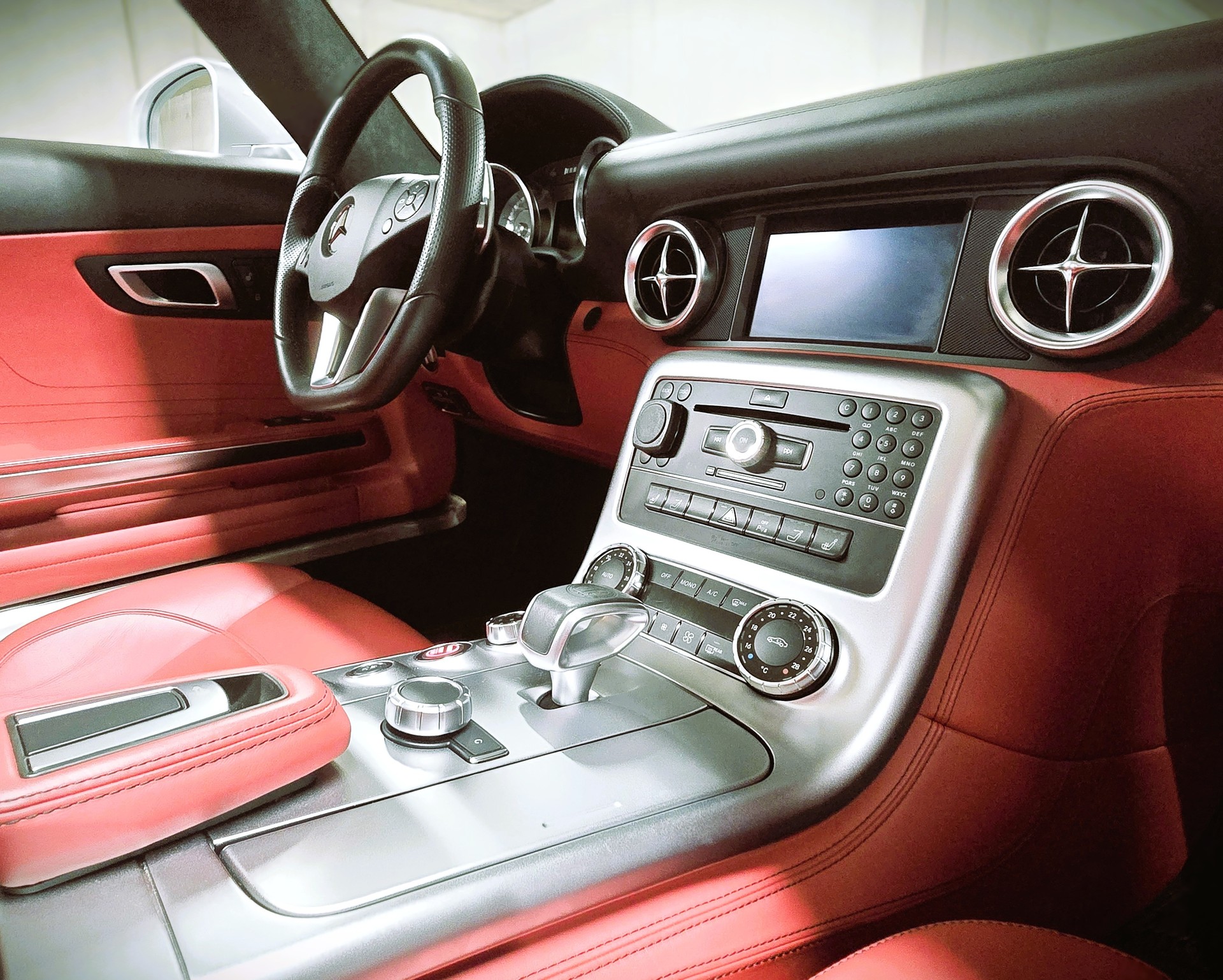 MERCEDES-BENZ SLS 63 AMG Speedshift-image-9