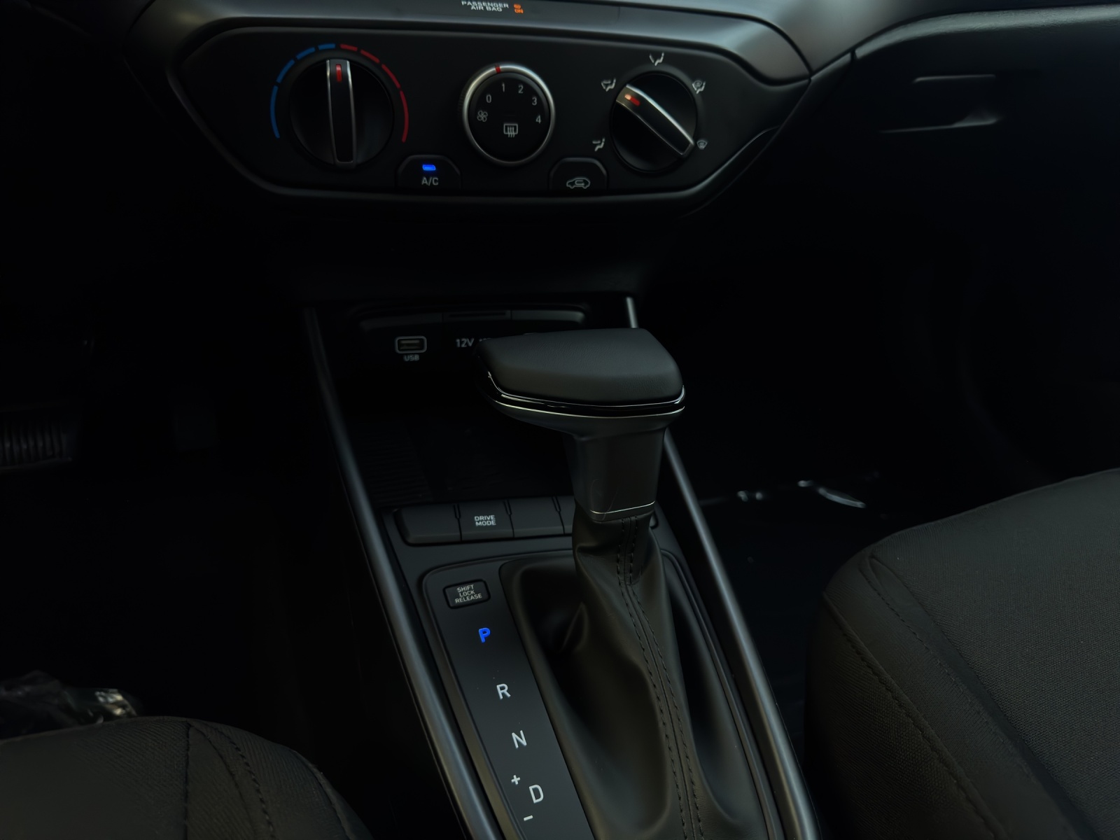 HYUNDAI i20 1.0 T-GDi Origo-image-9