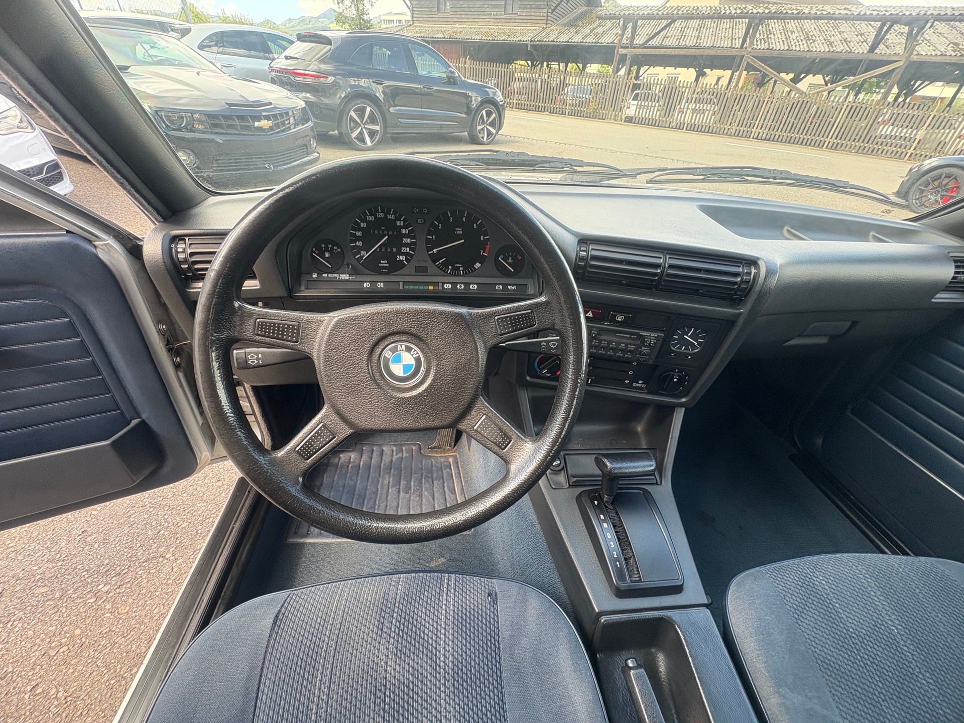 BMW 318i Automat-image-5