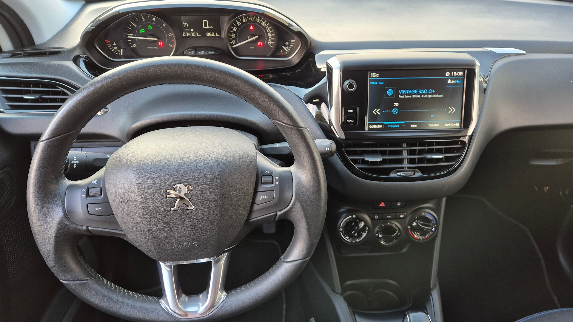 PEUGEOT 208 1.2 PureTech Active-image-7
