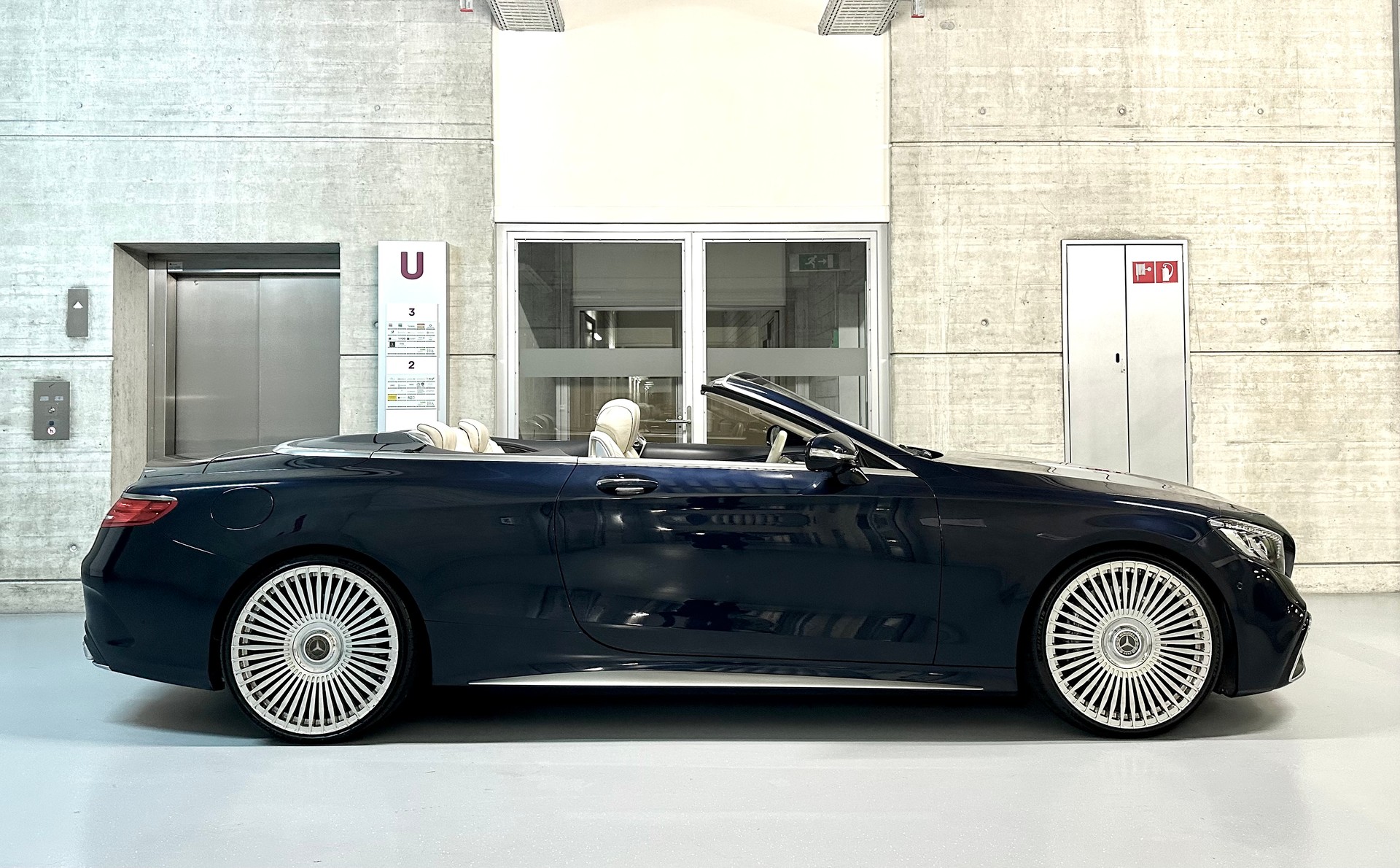 MERCEDES-BENZ S 63 AMG Cabriolet 4Matic Speedshift MCT-image-4