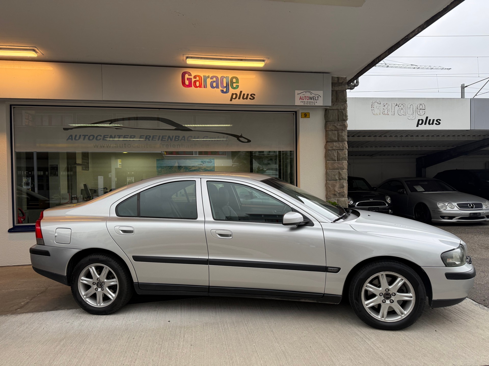 VOLVO S60 2.0T-showroom-element-3