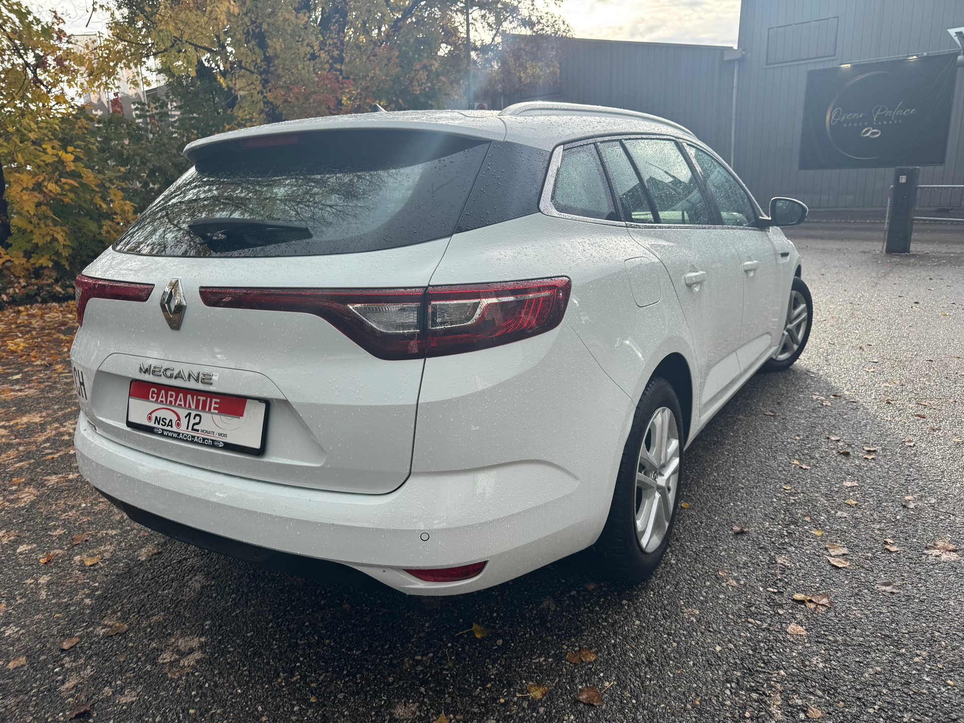 RENAULT Mégane Grandtour 1.5 dCi Business EDC ** Gr.Navi * Klima-auto * Tempomat * PDC H * Frisch Ab MFK & Service **-image-4