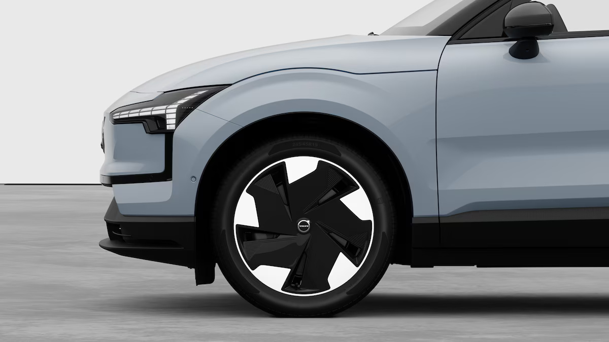 VOLVO EX30 E60 Twin Ultra Performance AWD-image-8